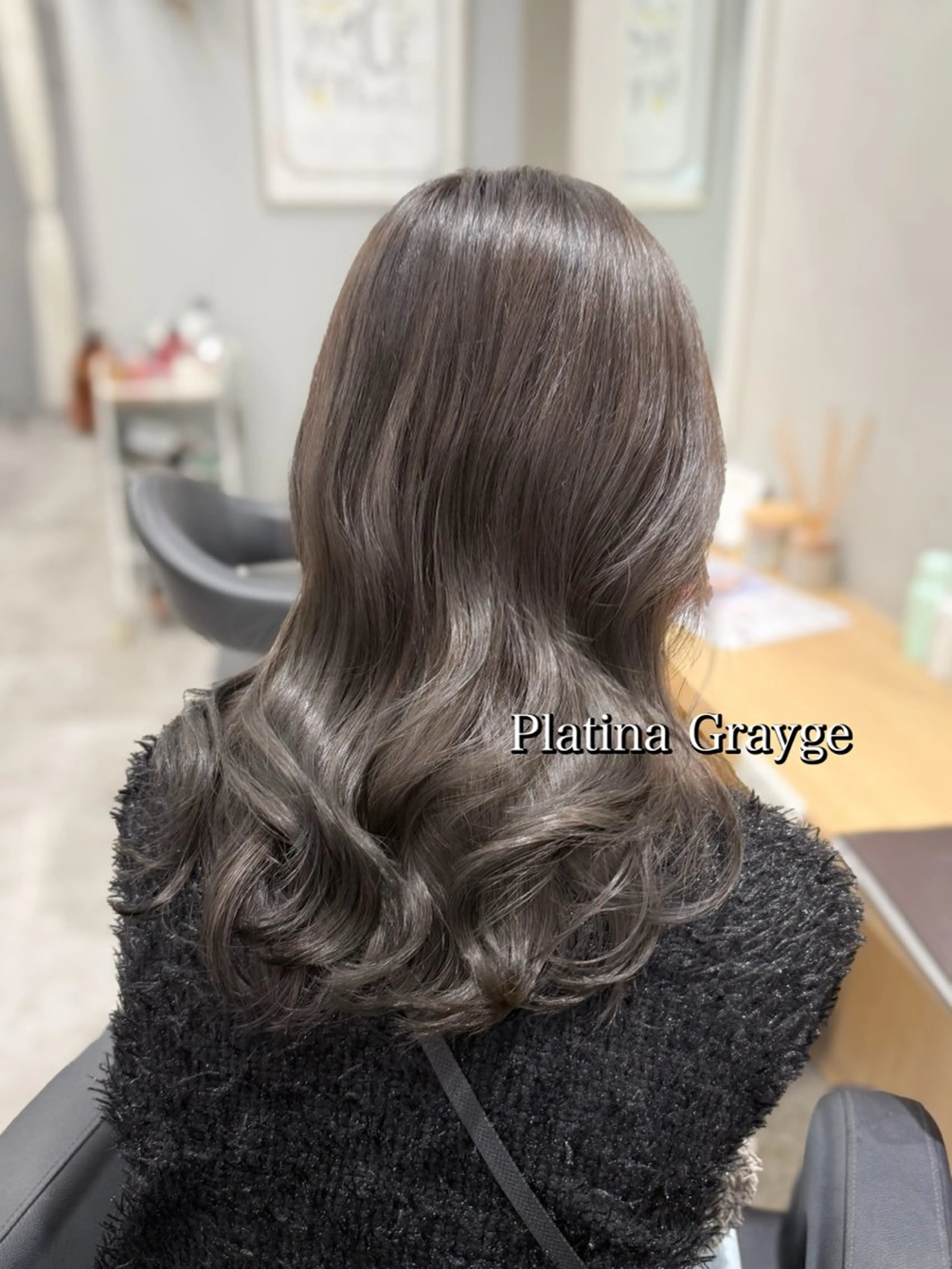 ロング カラー ブリーチ 透明感カラー グレージュ イルミナカラー ブリーチなしカラー カット ヘアカラー トリートメント 巻ける髪質改善🫧ハ イライト/永田汰伊智のヘアスタイル