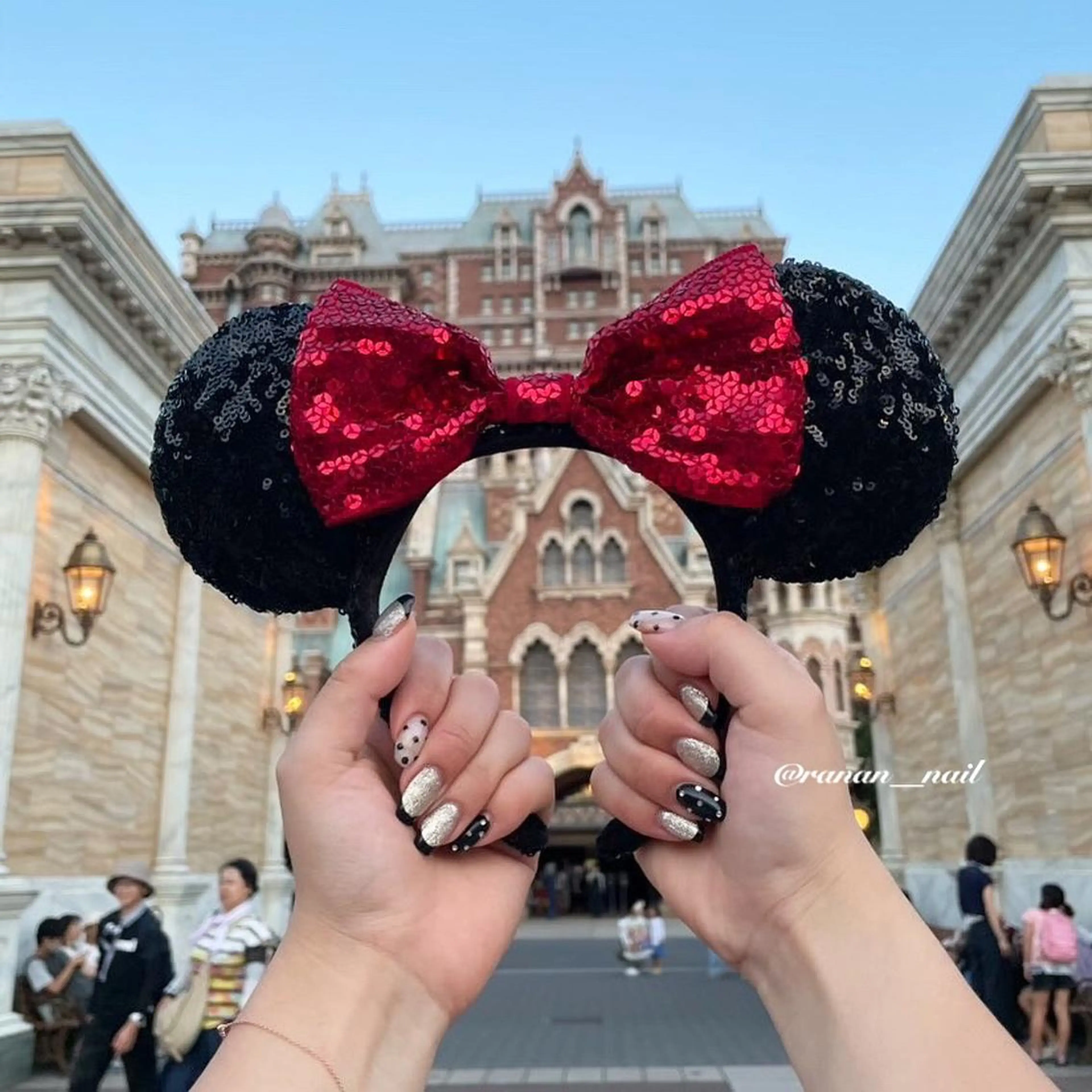 ネイル 𝓇𝒶𝓃𝒶𝓃 𝓃𝒶𝒾𝓁のネイルデザイン