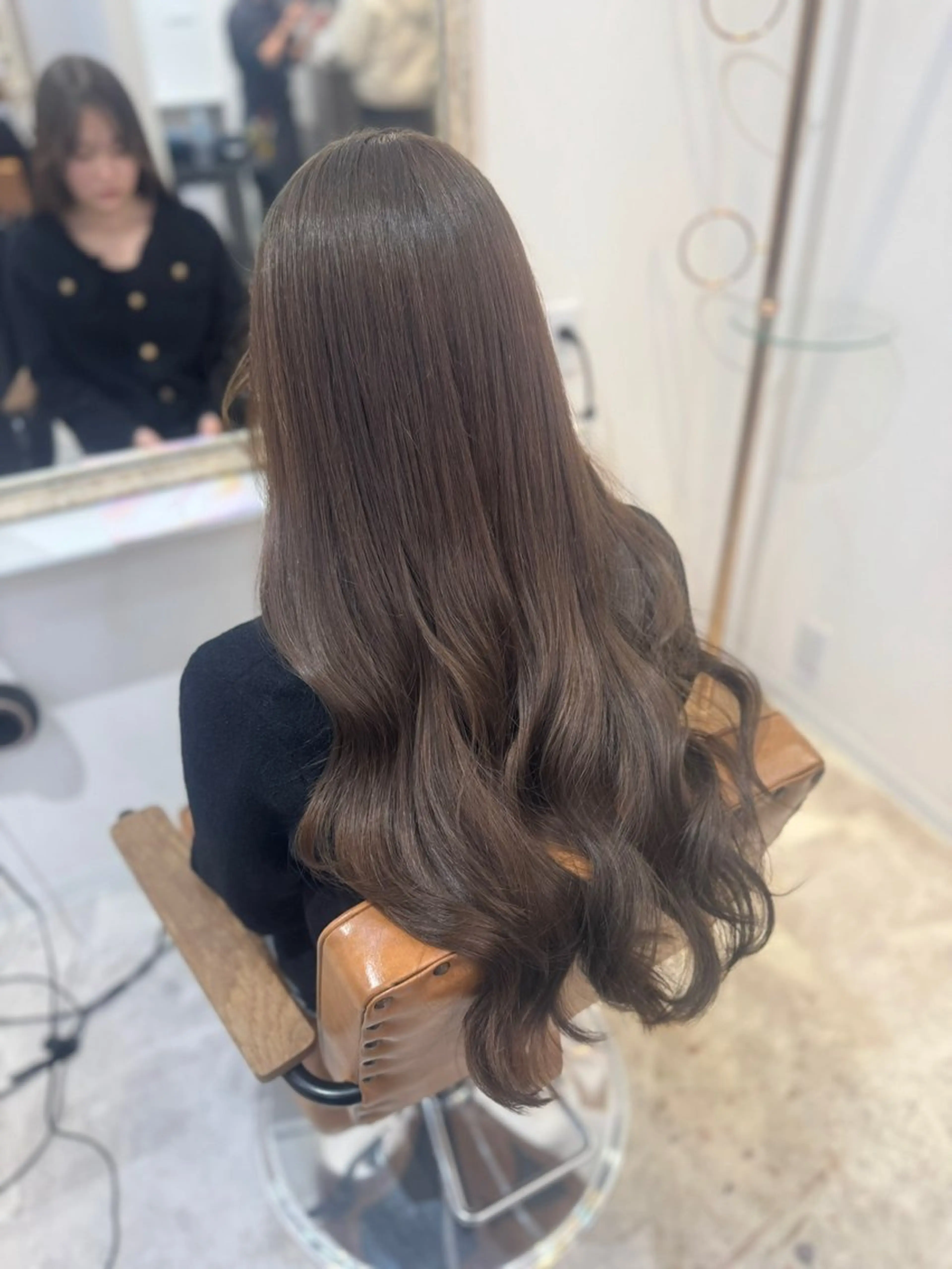 ロング カラー アッシュ アッシュブラウン ベージュカラー 黒髪 ブリーチ 赤み無し柔らかカラー 【梅田】madokaのヘアスタイル