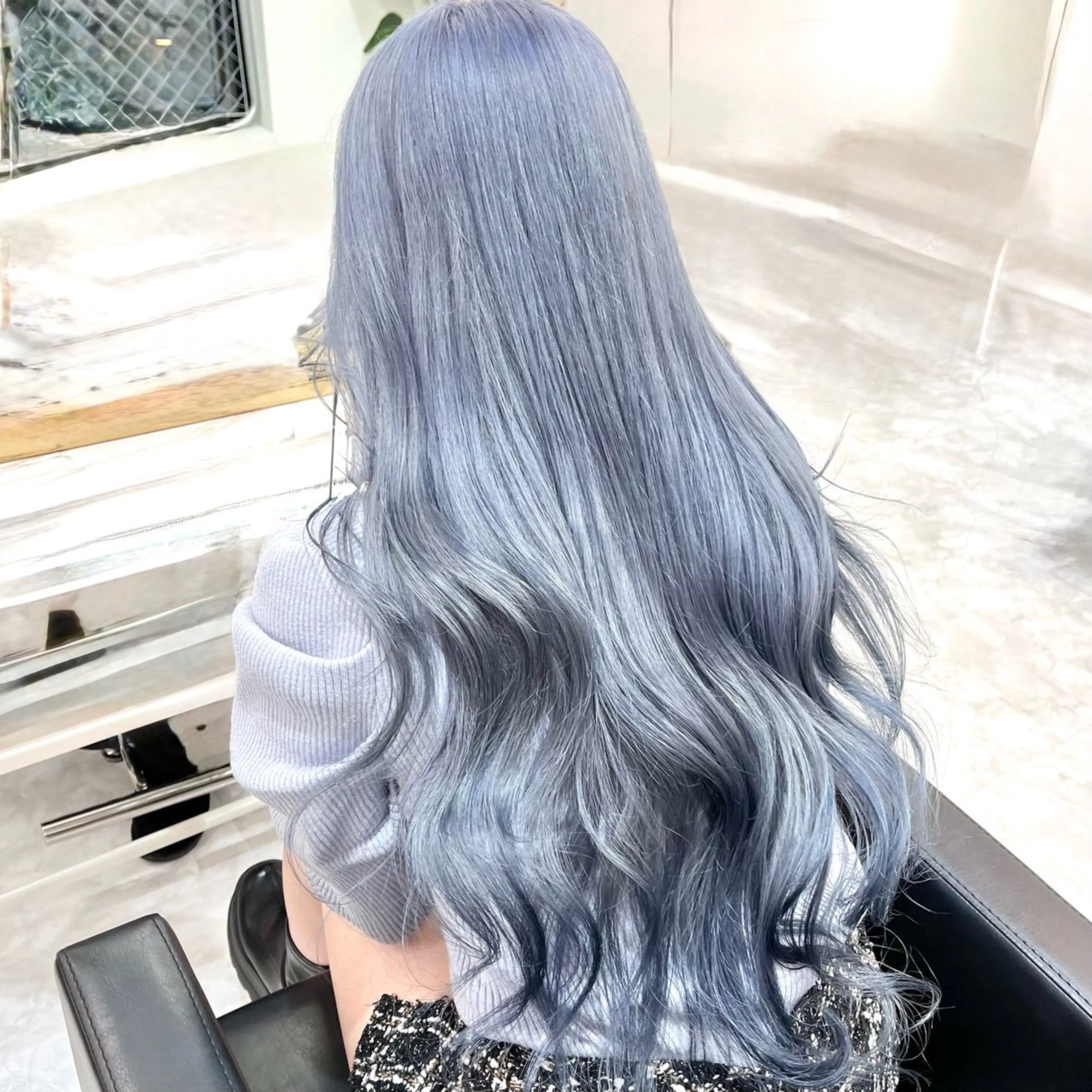 ロング カラー パーマ ヘアアレンジ メンズ キッズ ブルーカラー シルバー ヘアカラー トリートメント 💖オタク美容師 ꒰ঌ♡モモ♡໒꒱のヘアスタイル