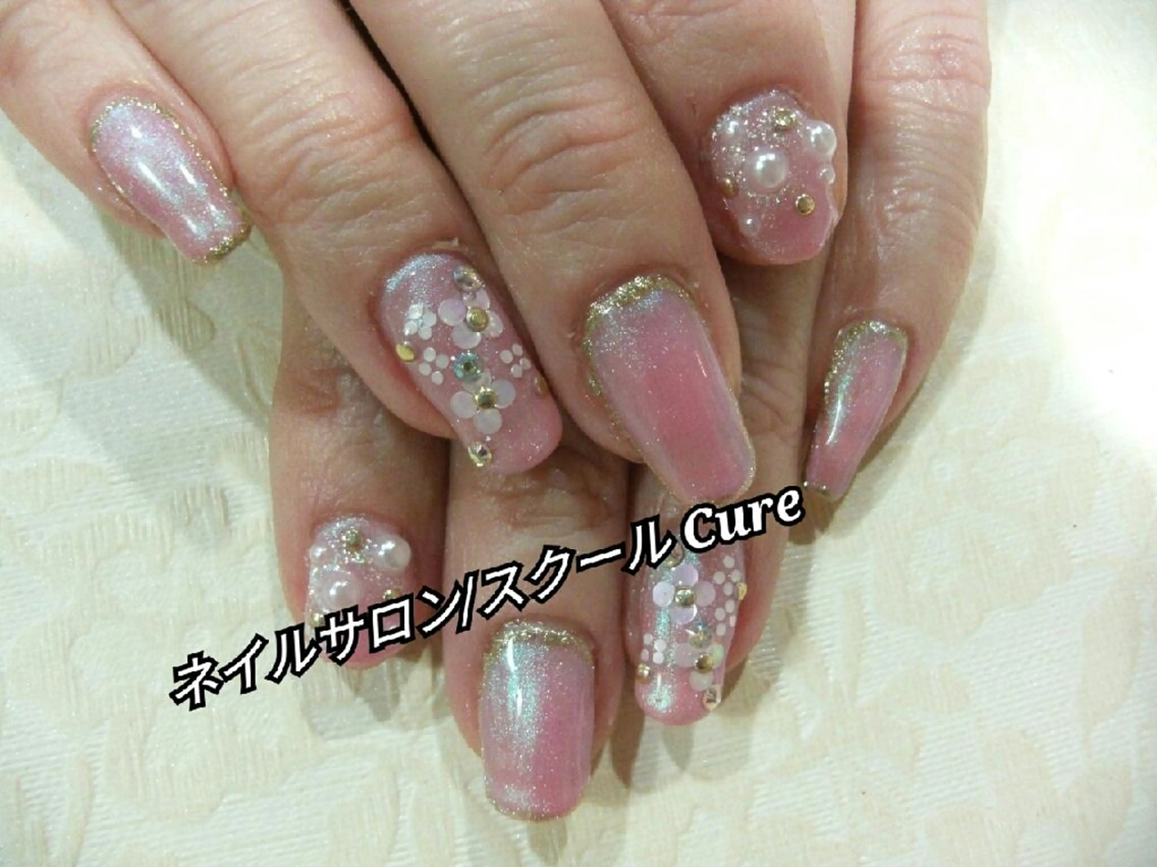 ミディアム ネイル ハンドネイル ネイルサロン Cureのネイルデザイン