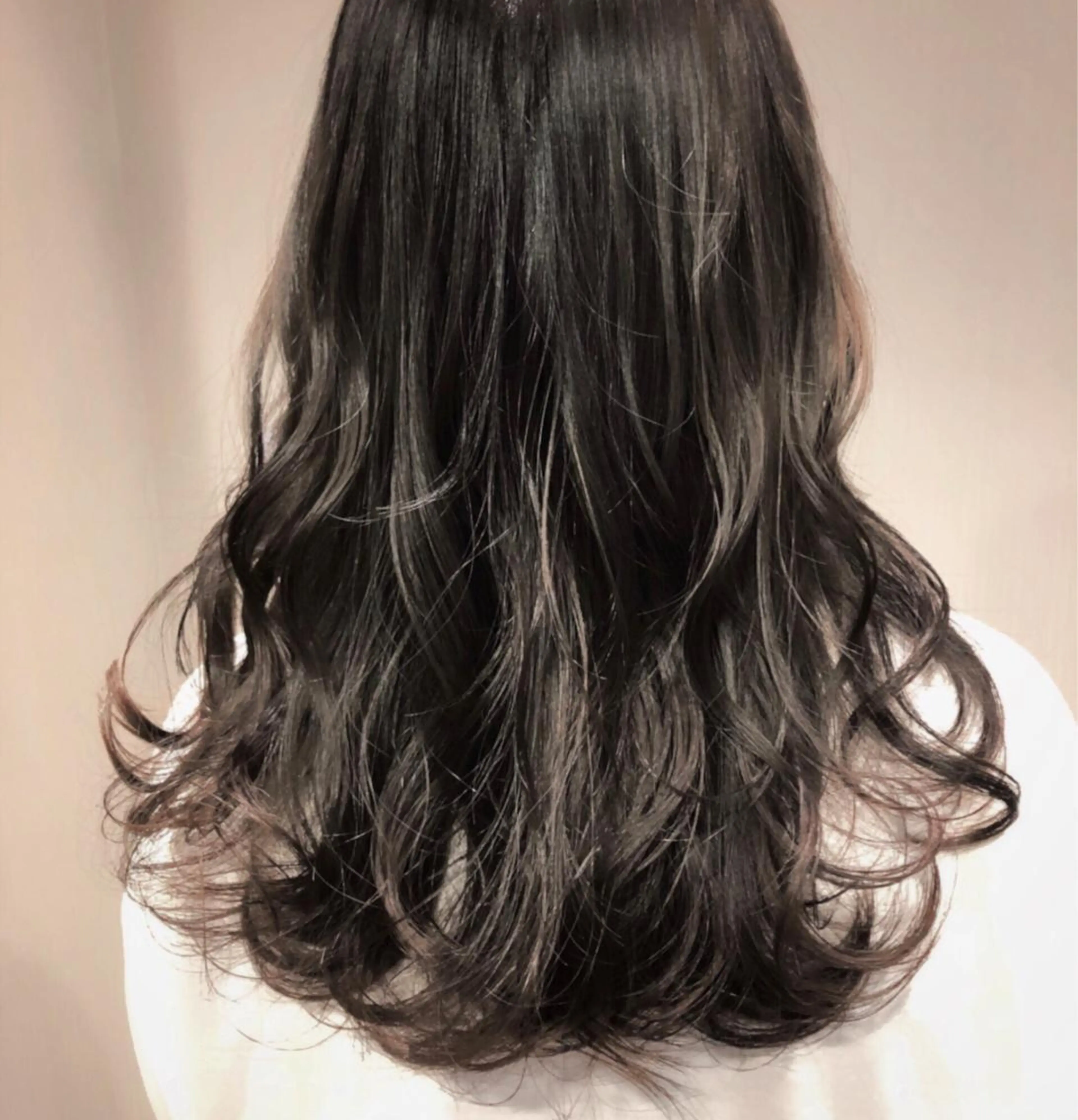 セミロング カラー パーマ ヘアアレンジ 【mokuオーナー】 ちはるのヘアスタイル