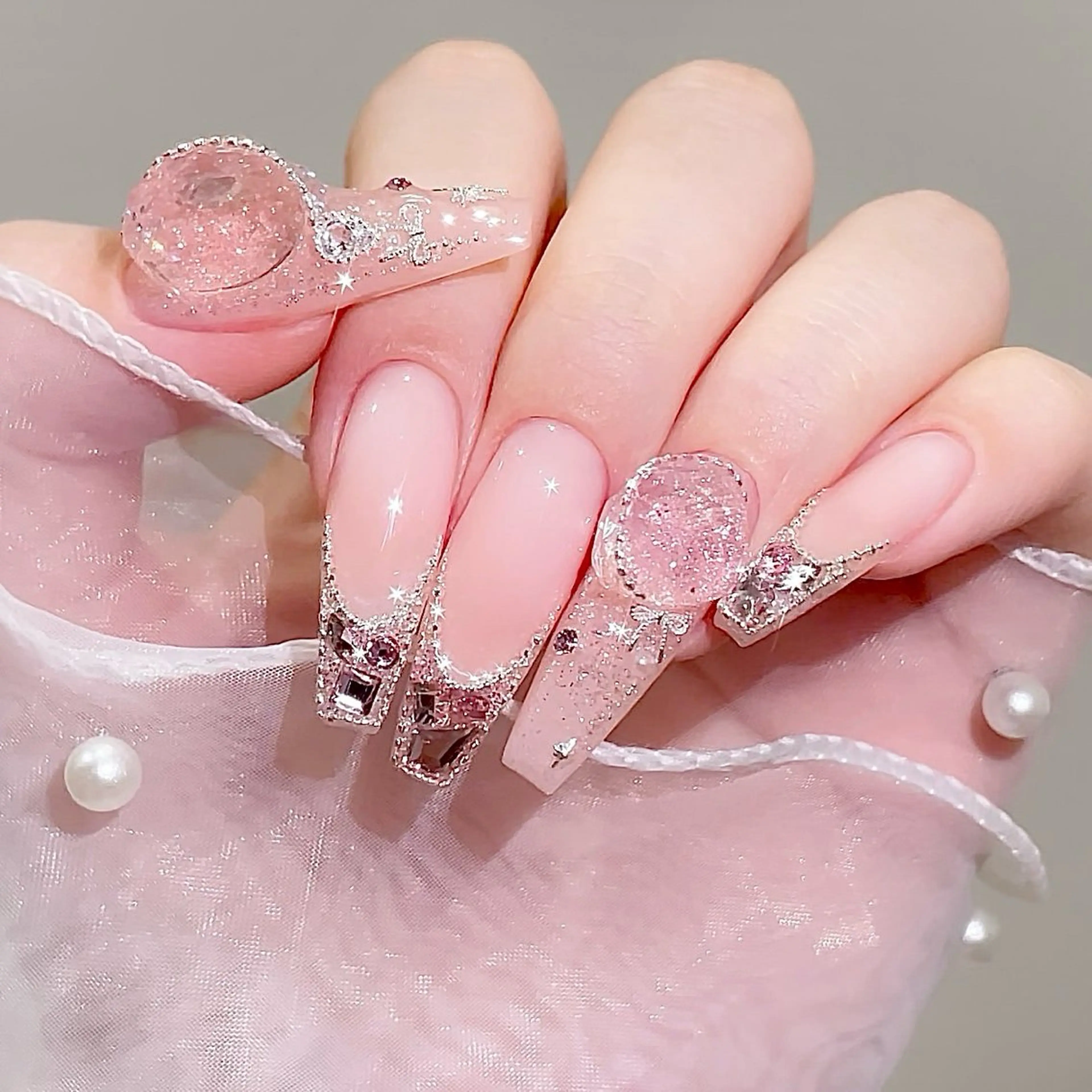 ネイル ブラウン フレンチネイル ジェルネイル キラキラネイル マグネットネイル ハンドネイル ハンドケア Nova Nail Nambaのネイルデザイン