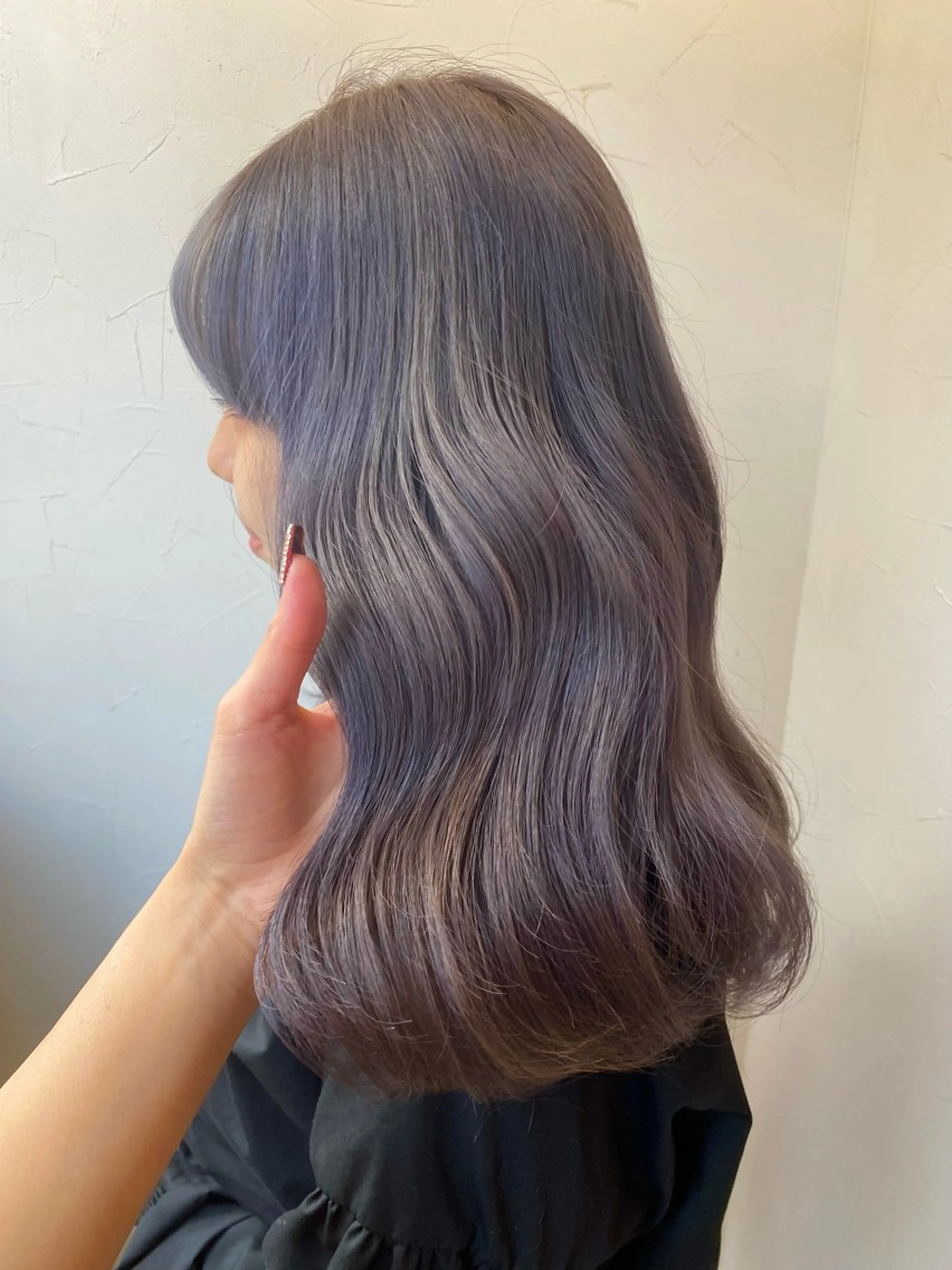 カラー アッシュ ブリーチ 透明感カラー ラベンダーカラー ラベンダーアッシュ 似合わせ🧚‍♀️ karin🇬🇧のヘアスタイル