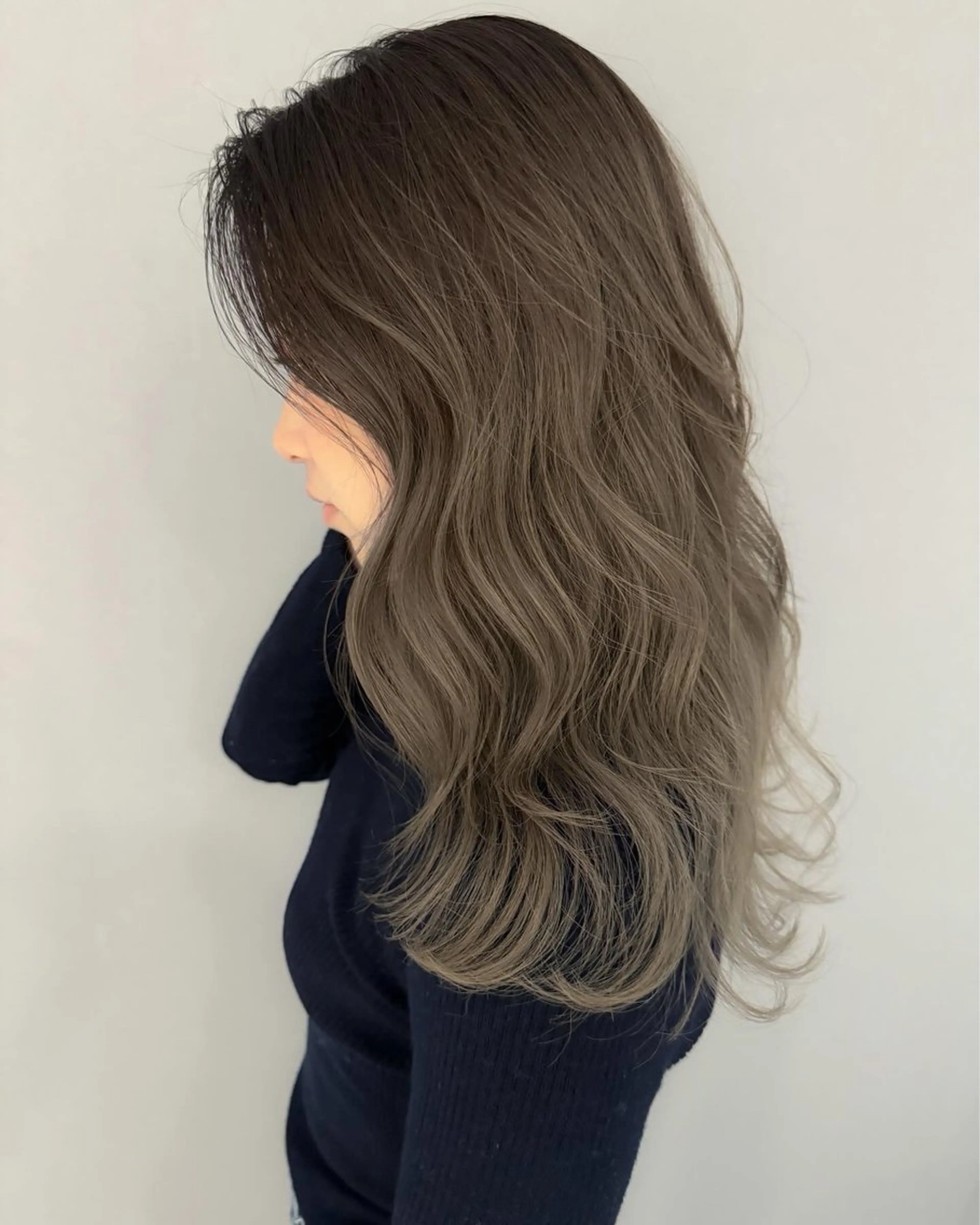 セミロング カラー アディクシーカラー バレイヤージュ ブリーチ ケアブリーチ 透明感カラー ヘアカラー Grow by NYNY 打越裕樹のヘアスタイル