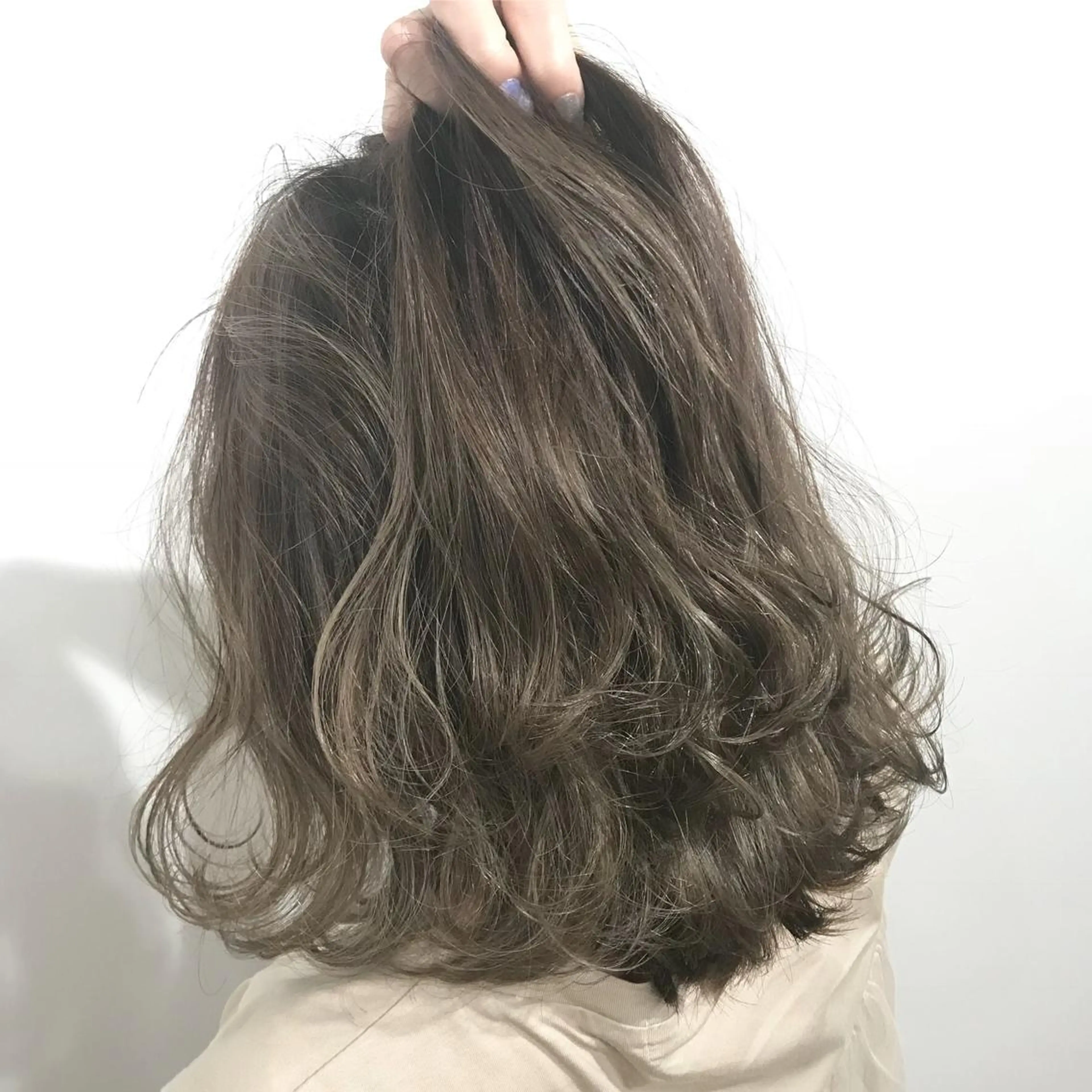 ミディアム ウルフ/デザイン/ 大阪/タカハシユウキのヘアスタイル
