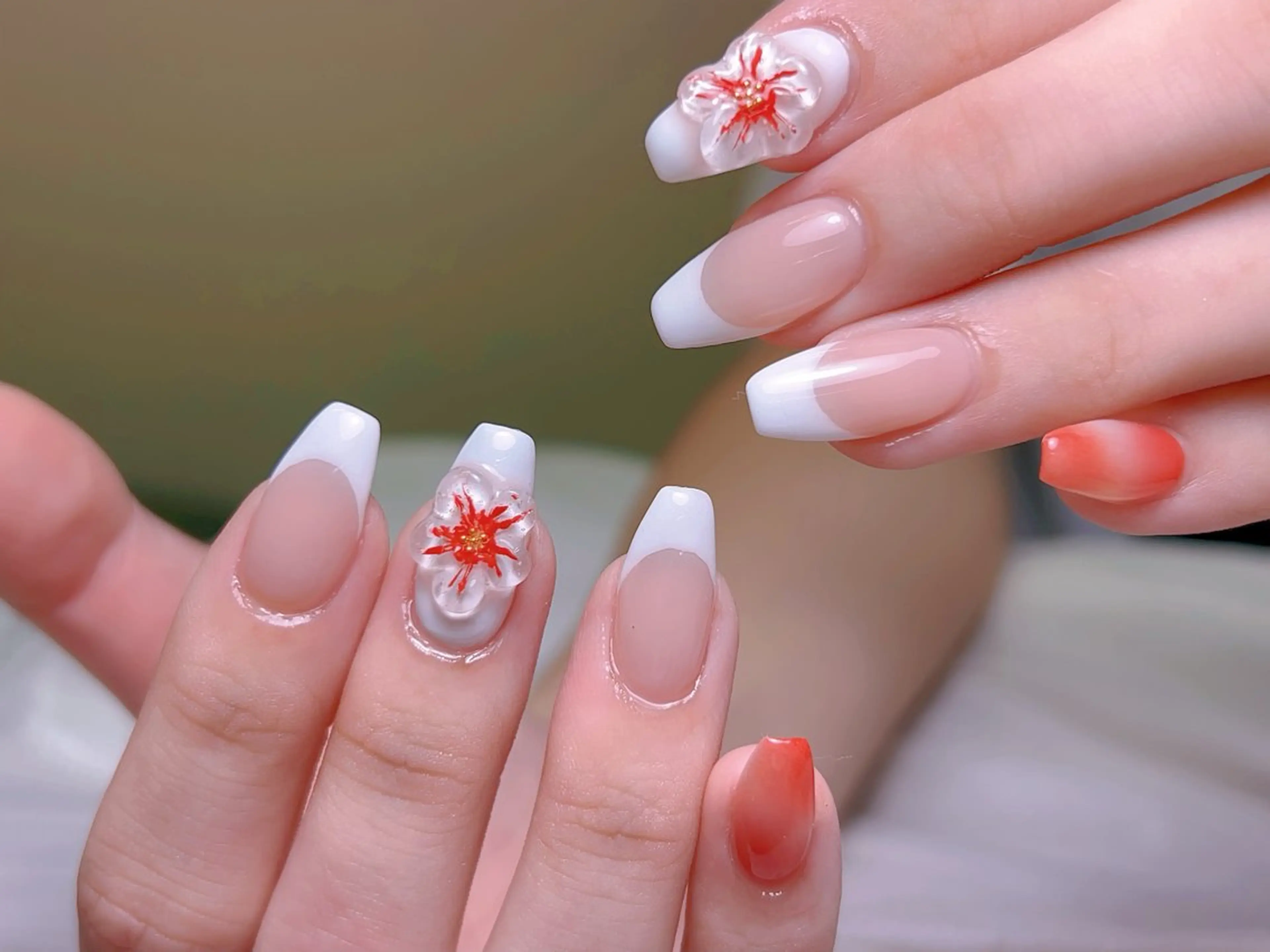 ネイル フレンチネイル ジェルネイル グラデーション 韓国ネイル マグネットネイル ハンドネイル 【長さ出し】 IRIS NAILのネイルデザイン