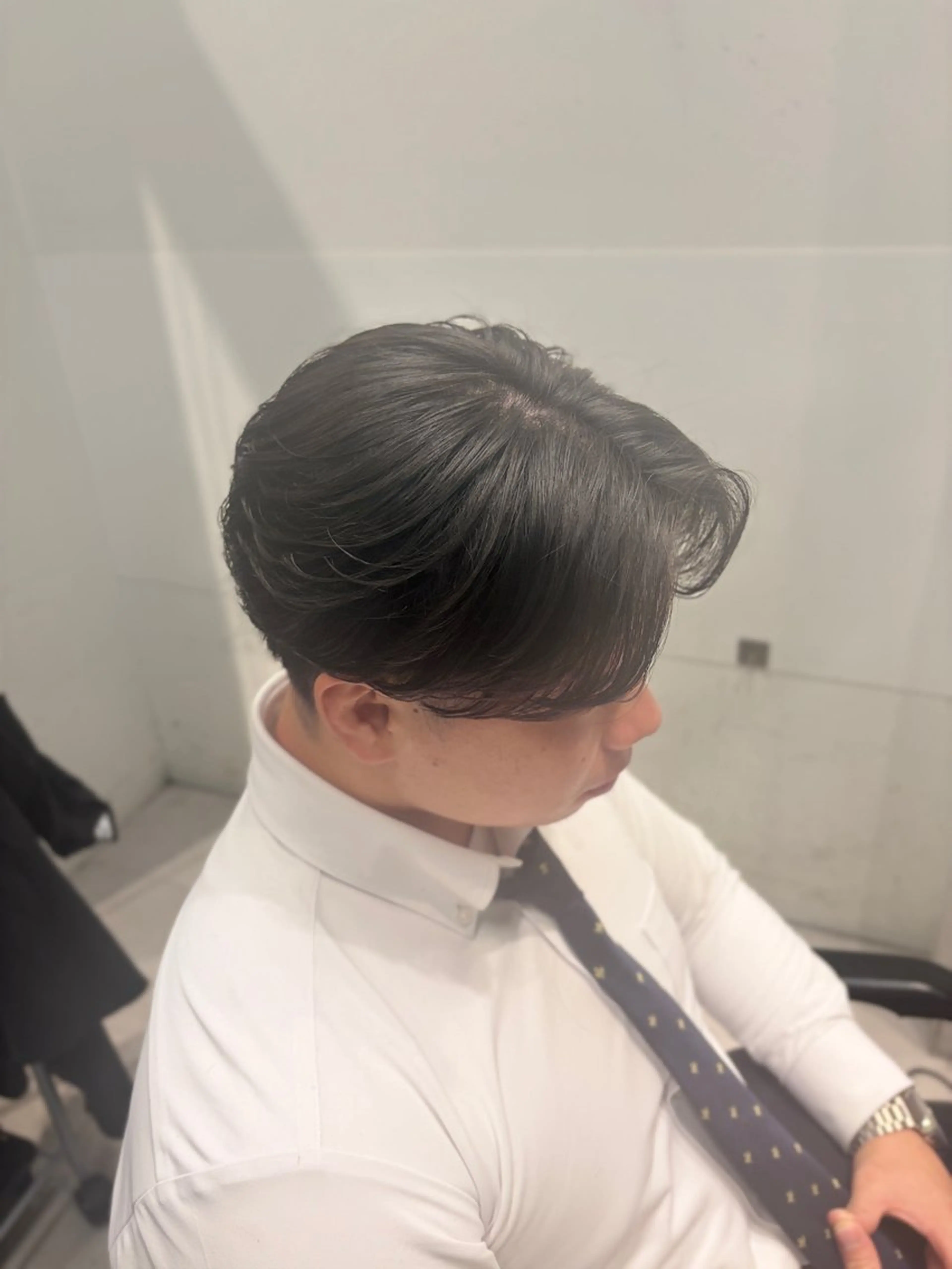 メンズ センターパート カット 曲がる縮毛矯正/ メンズパーマ森隆之介のヘアスタイル