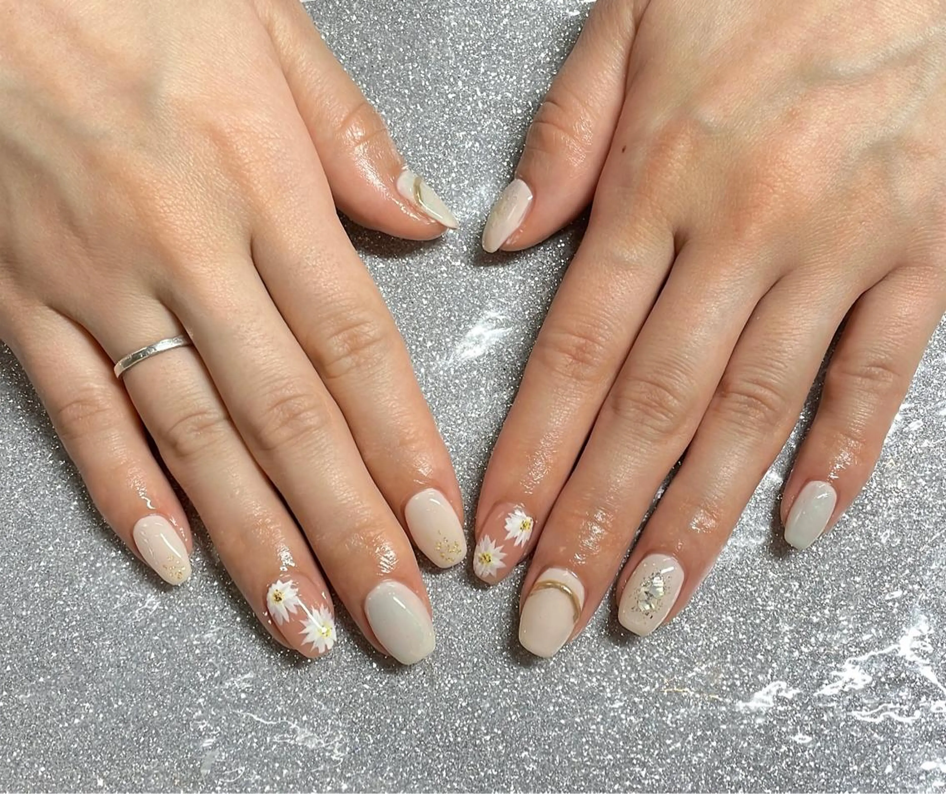 ネイル ハンドネイル VIERU 🌈🎀💖のネイルデザイン