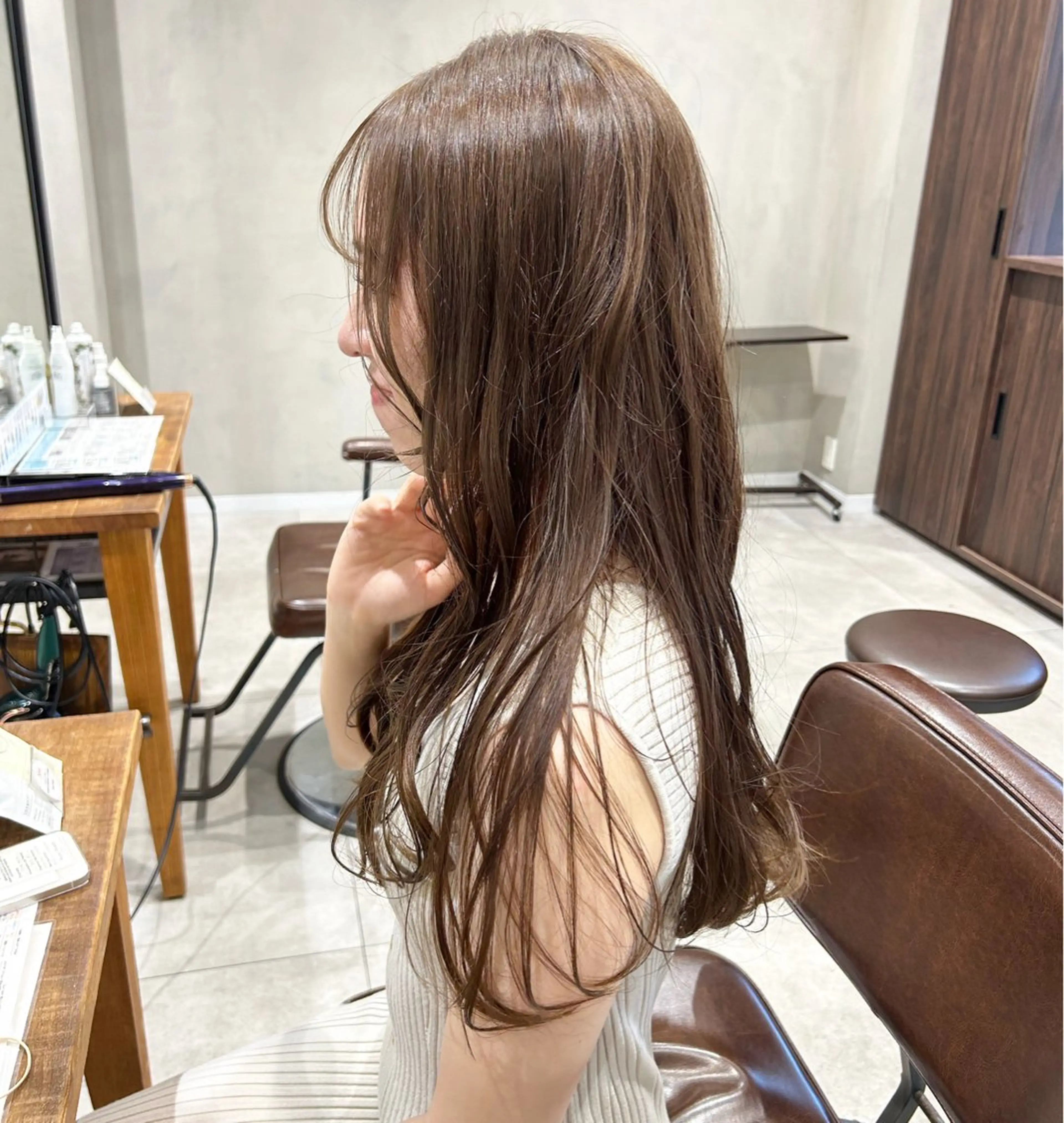 ロング カラー ベージュカラー ブリーチ ブリーチなしカラー ヘアカラー オリーブベージュ/ ブリーチなし透明感のヘアスタイル