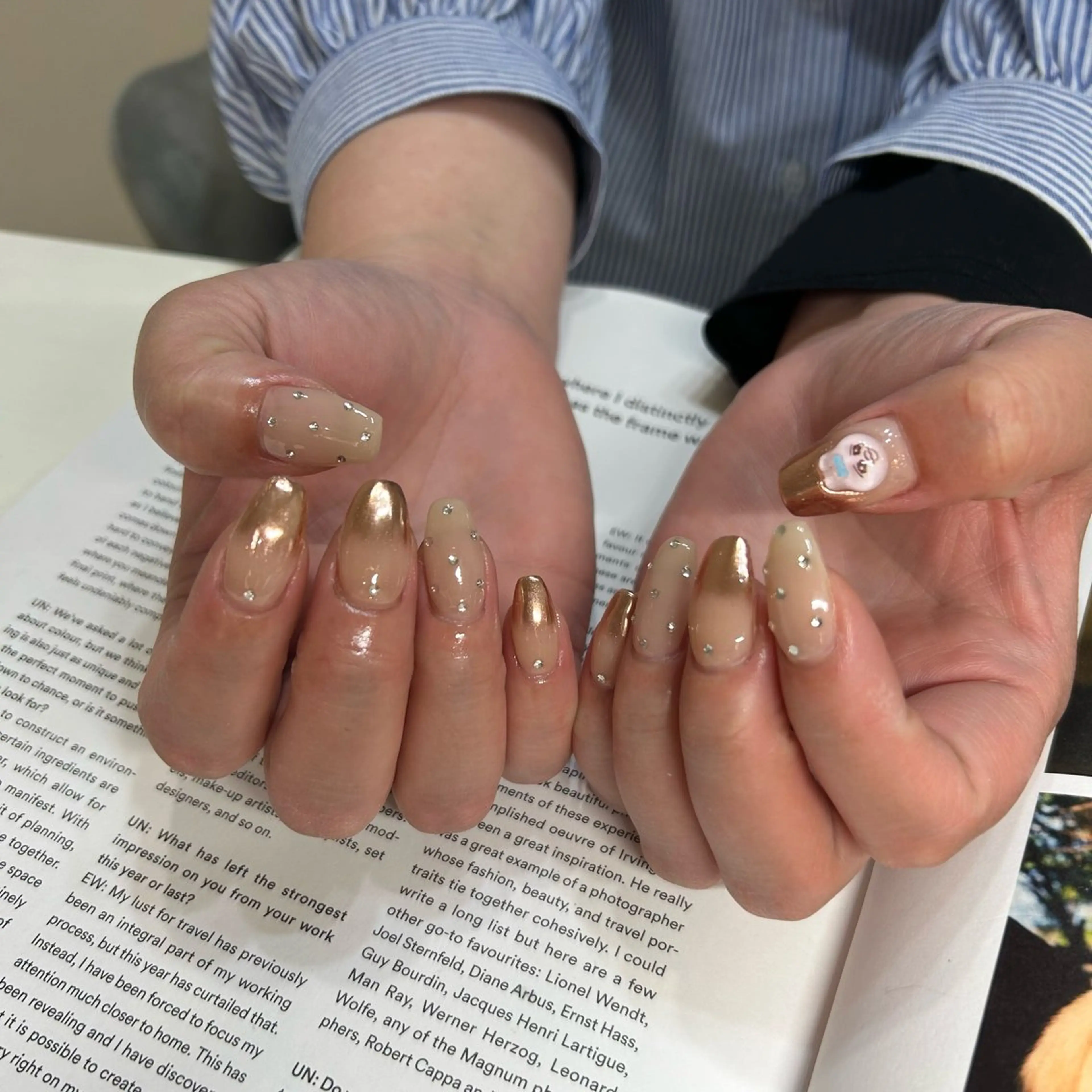 ネイル ブルー フットネイル ジェルネイル キラキラネイル 韓国ネイル RooM -mizuki-のネイルデザイン