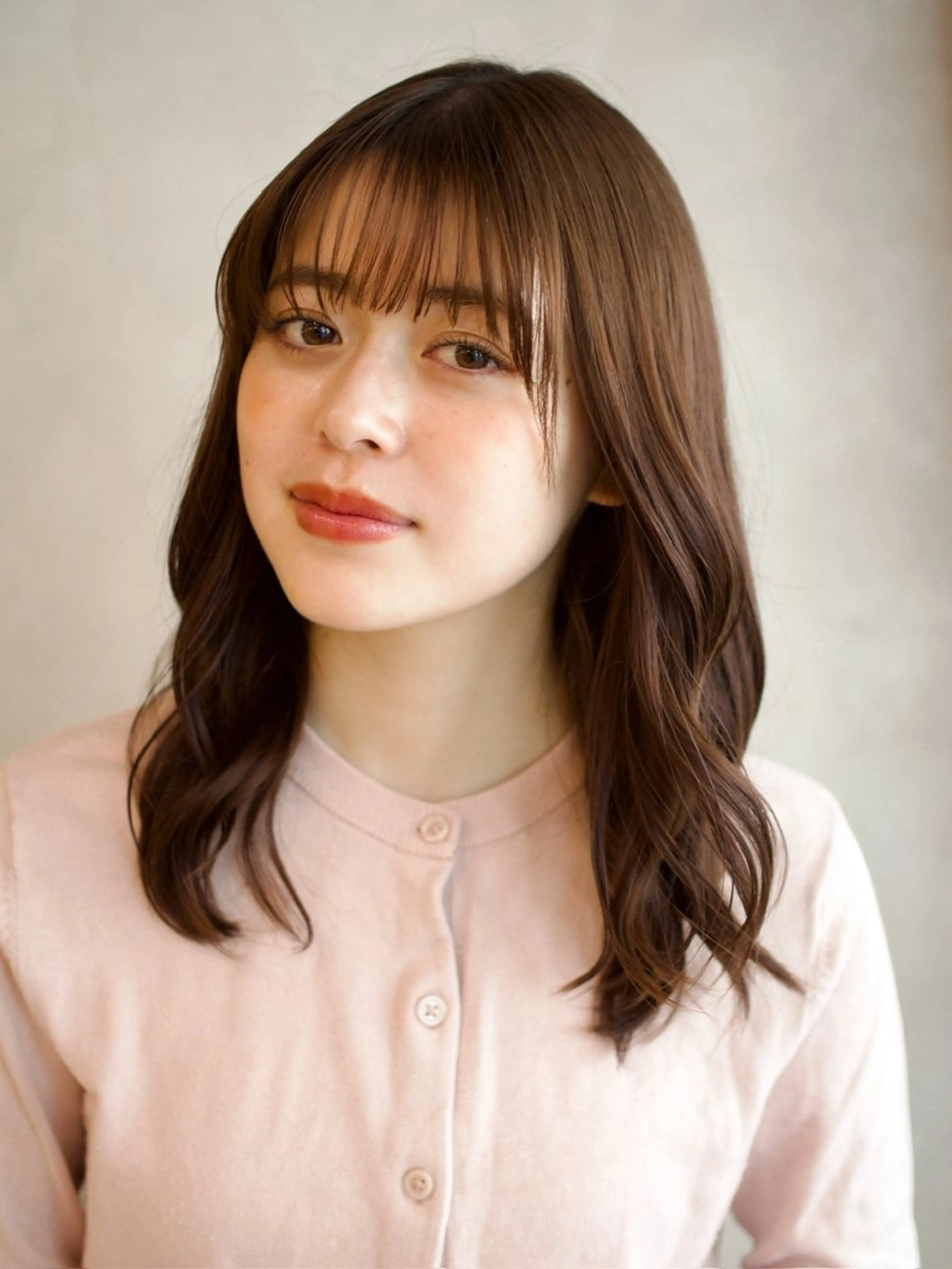 ミディアム パーマ 越後 遥/ 透明感カラー🪞🤍のヘアスタイル