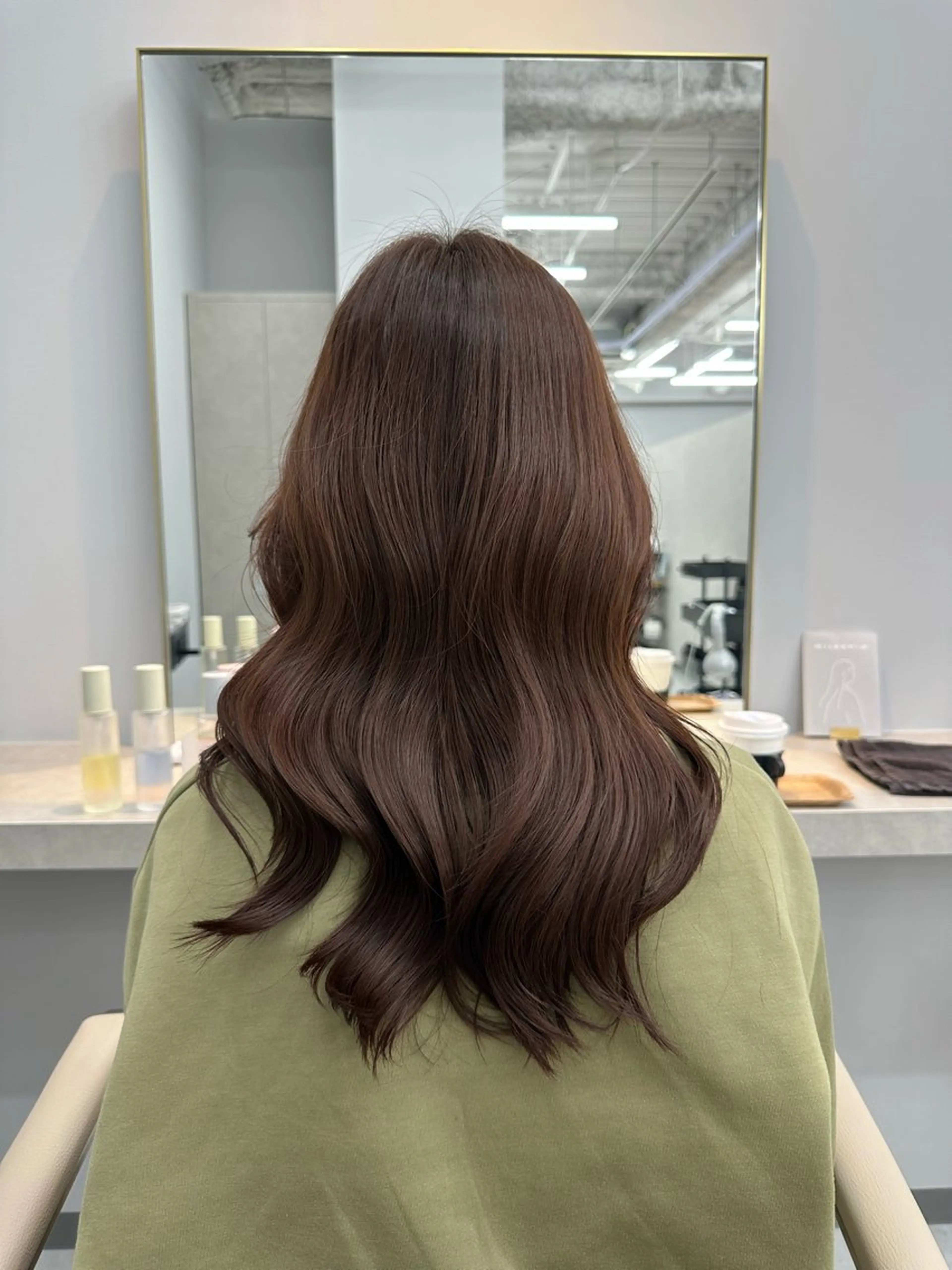 カラー 佐々木 玲のヘアスタイル
