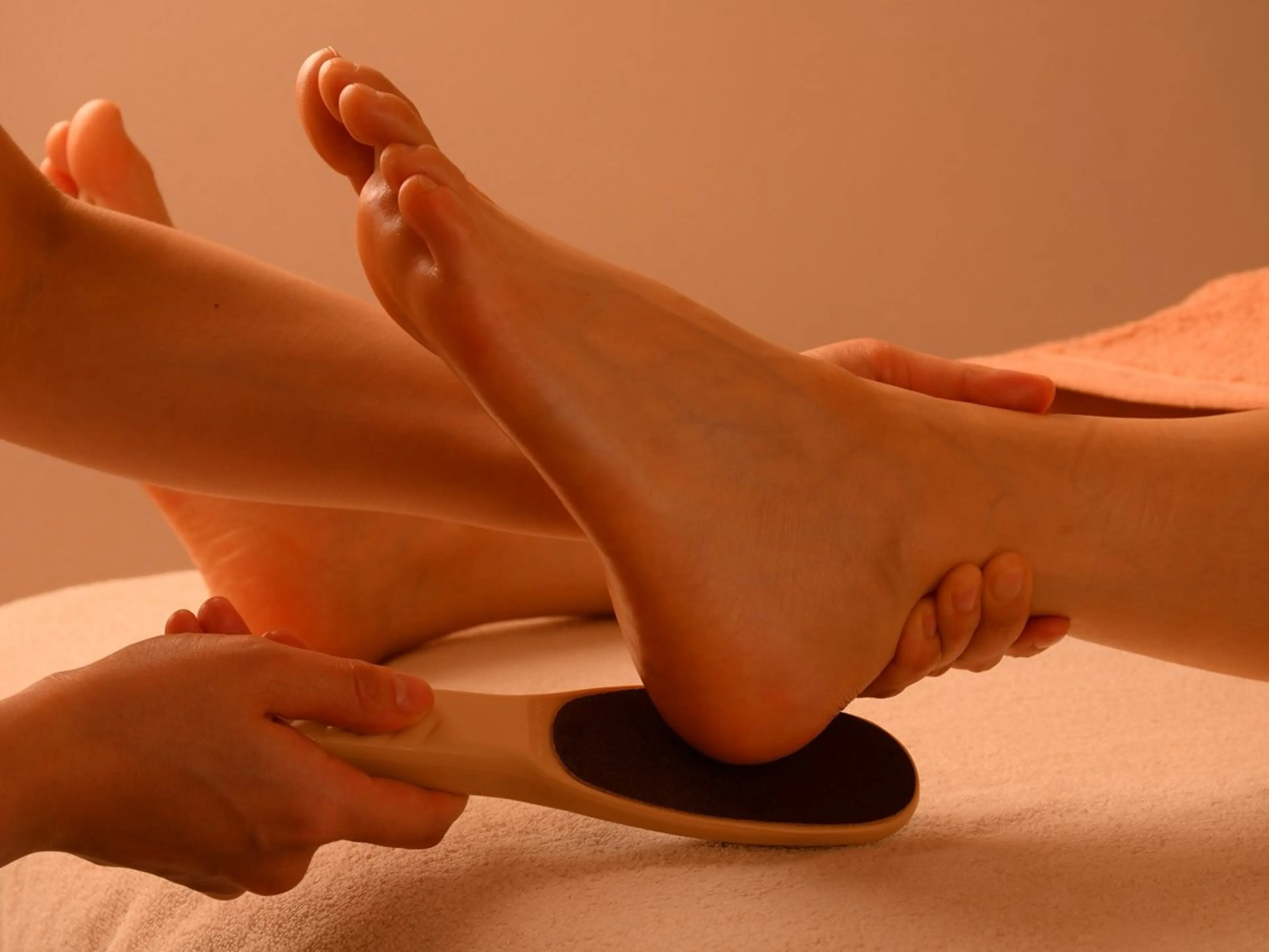 【ガサガサかかとに🦶】足裏角質ケア+パック+足ツボ60分※女性専用サロンの写真