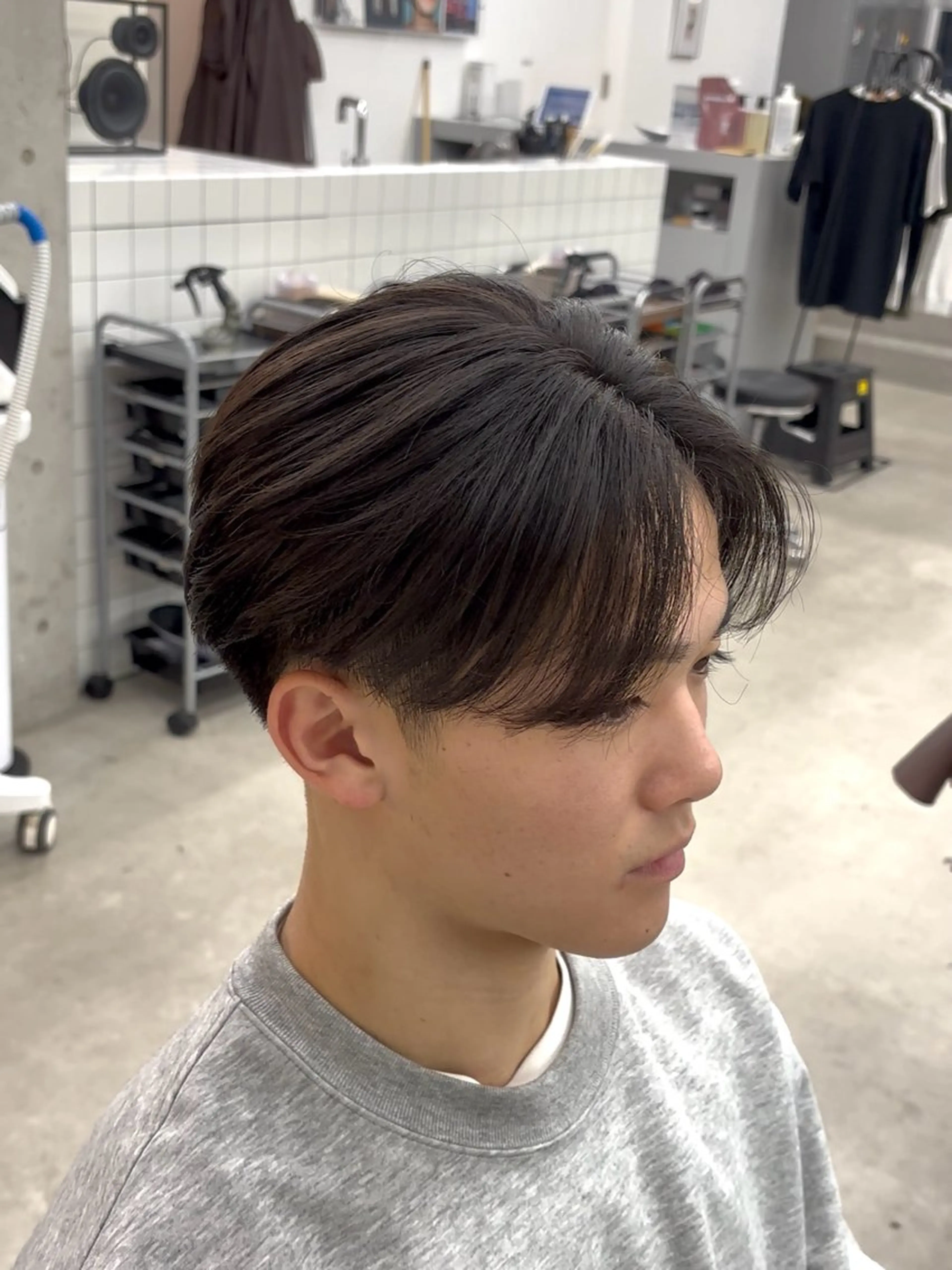 ショート パーマ メンズ センターパート フェザーパーマ メンズパーマ カット パーマ なりたひろと / フェザーパーマのヘアスタイル