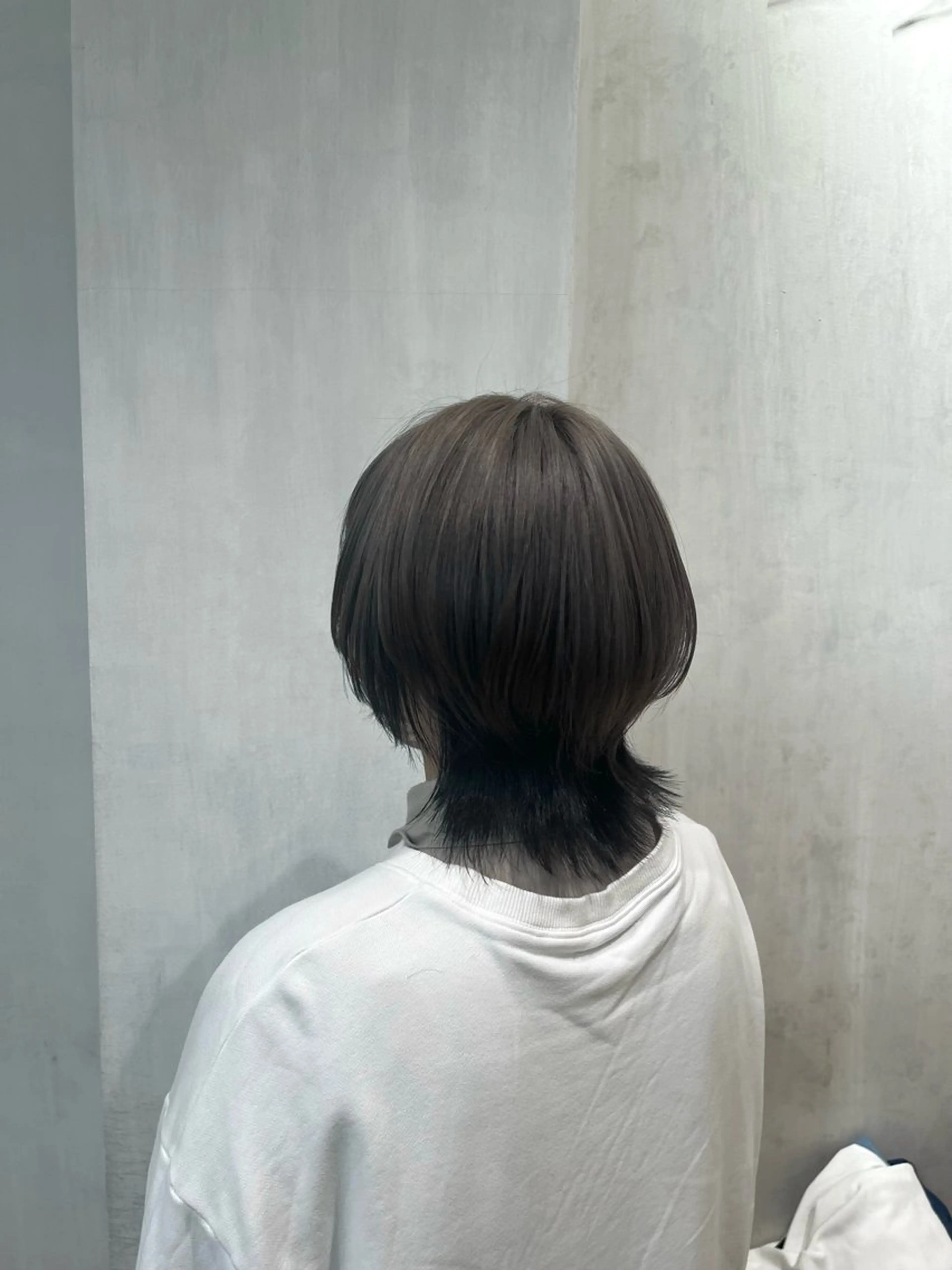 ミディアム カット 牧下 晴香のヘアスタイル