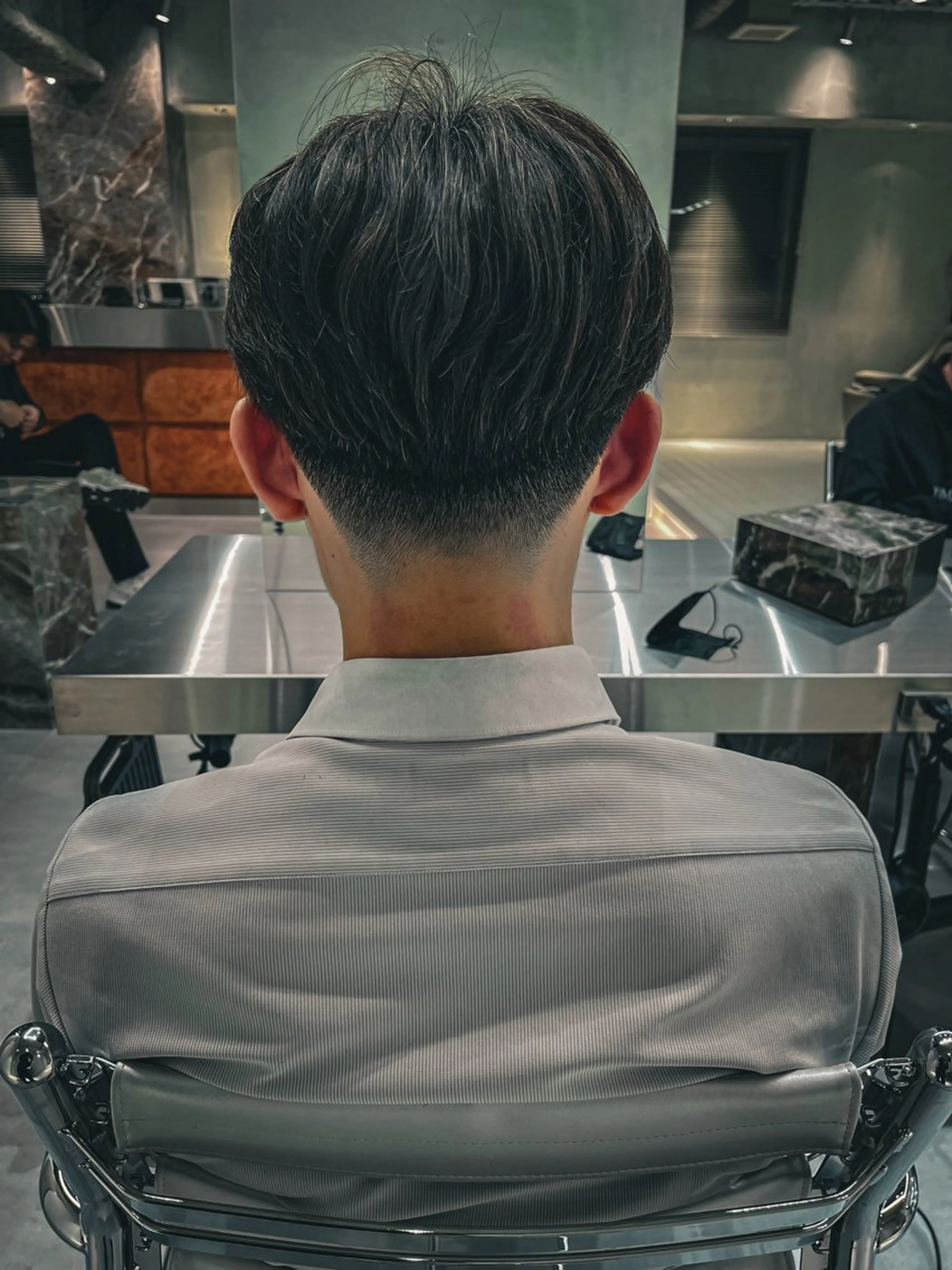 ショート メンズ ⚡メンズパーマフ ェードカットTomyのヘアスタイル