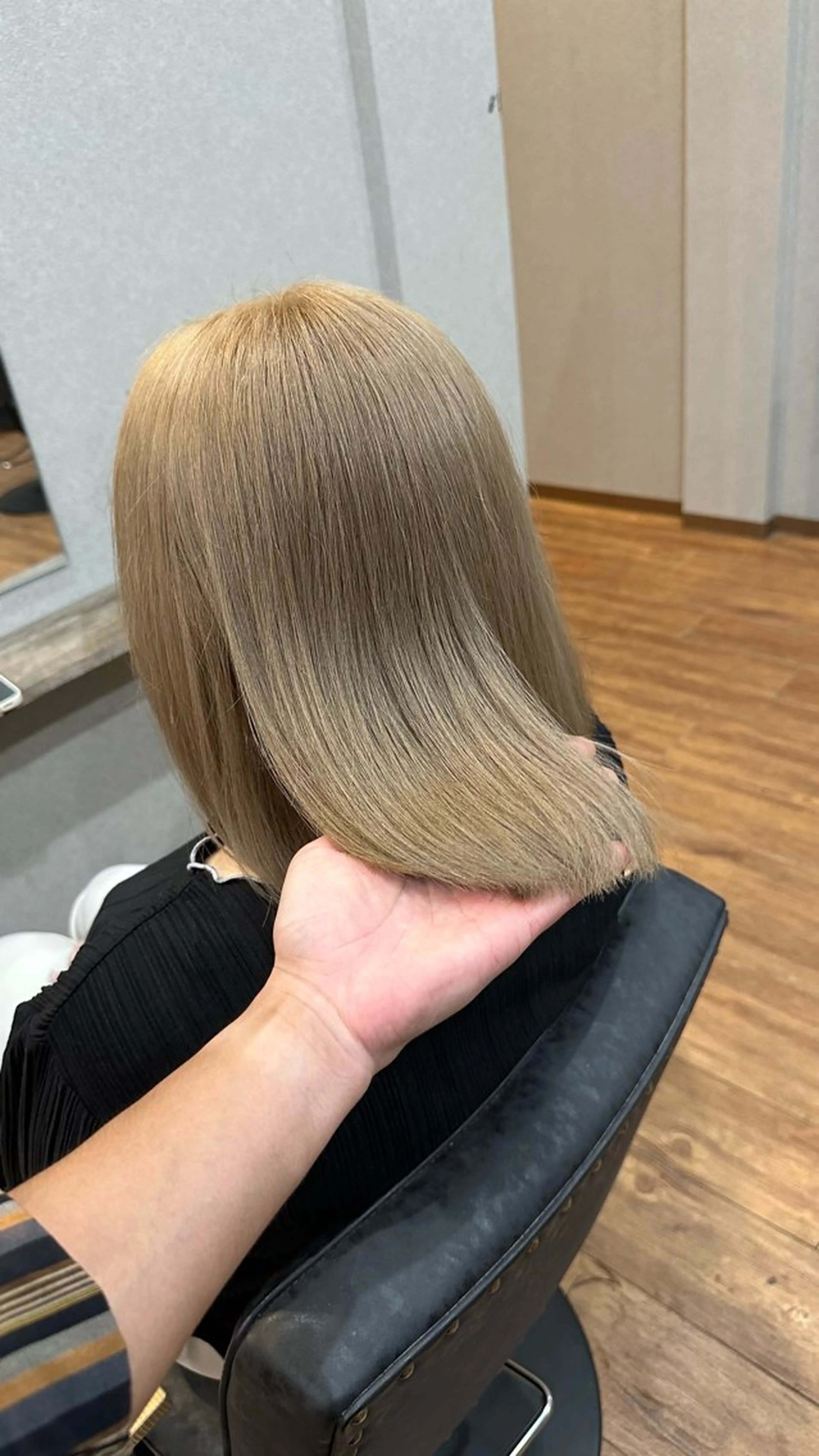 ミディアム カラー ベージュカラー ミルクティーベージュ ヘアカラー トリートメント clocca所属・鵜飼 真伍のヘアスタイル