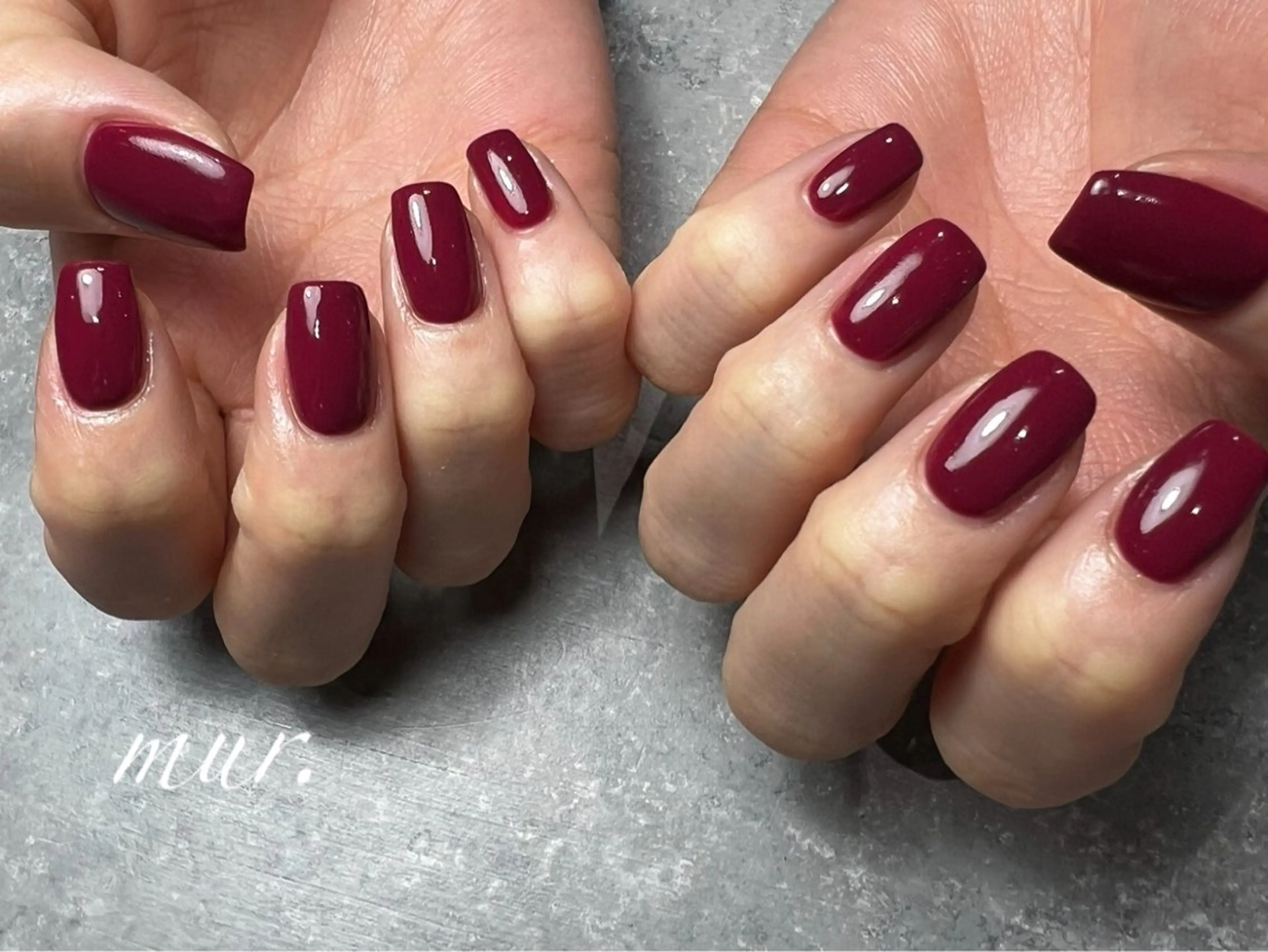 ネイル ボルドー ジェルネイル 韓国ネイル ワンカラーネイル 赤色 nailsalon mur.のネイルデザイン