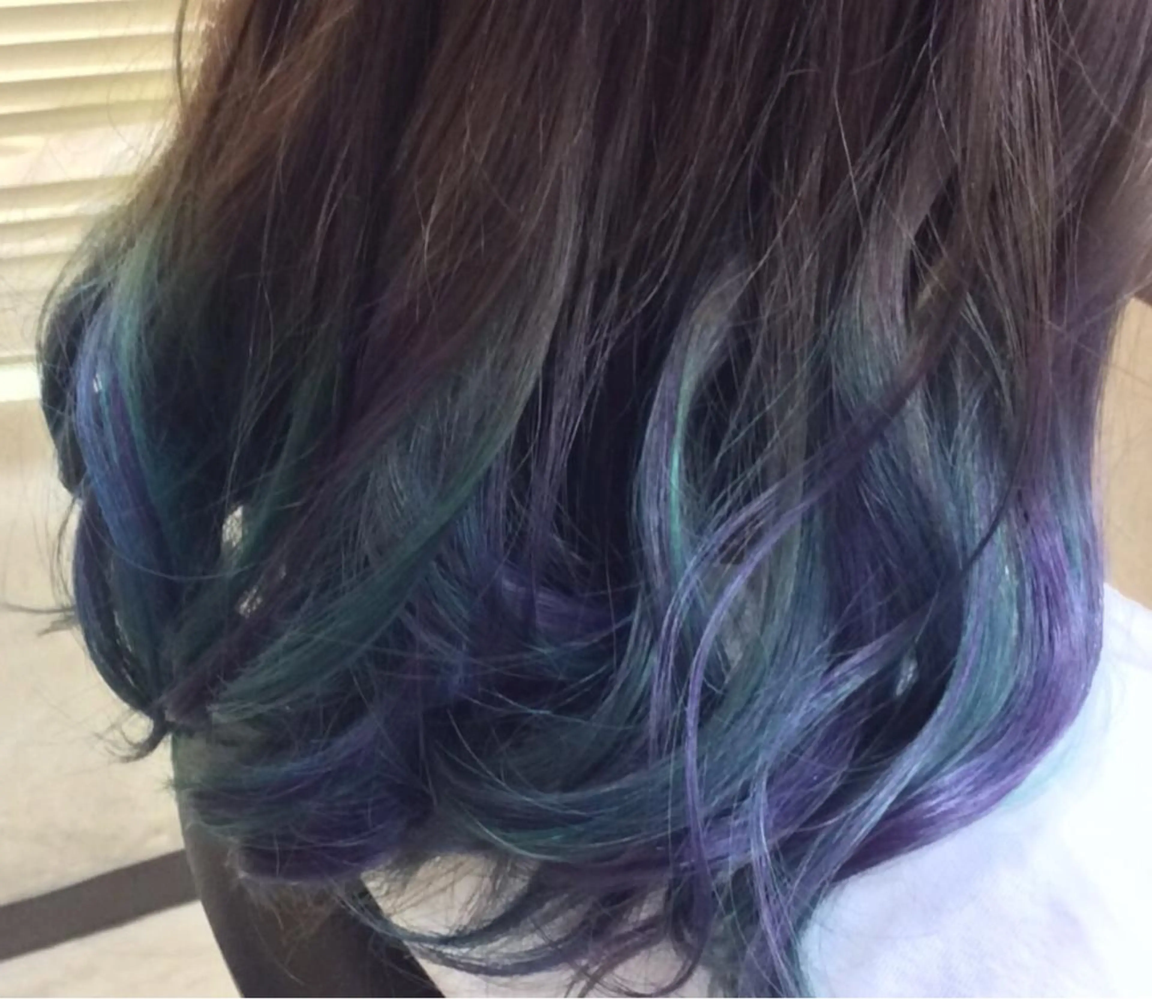 セミロング T Akaneのヘアスタイル