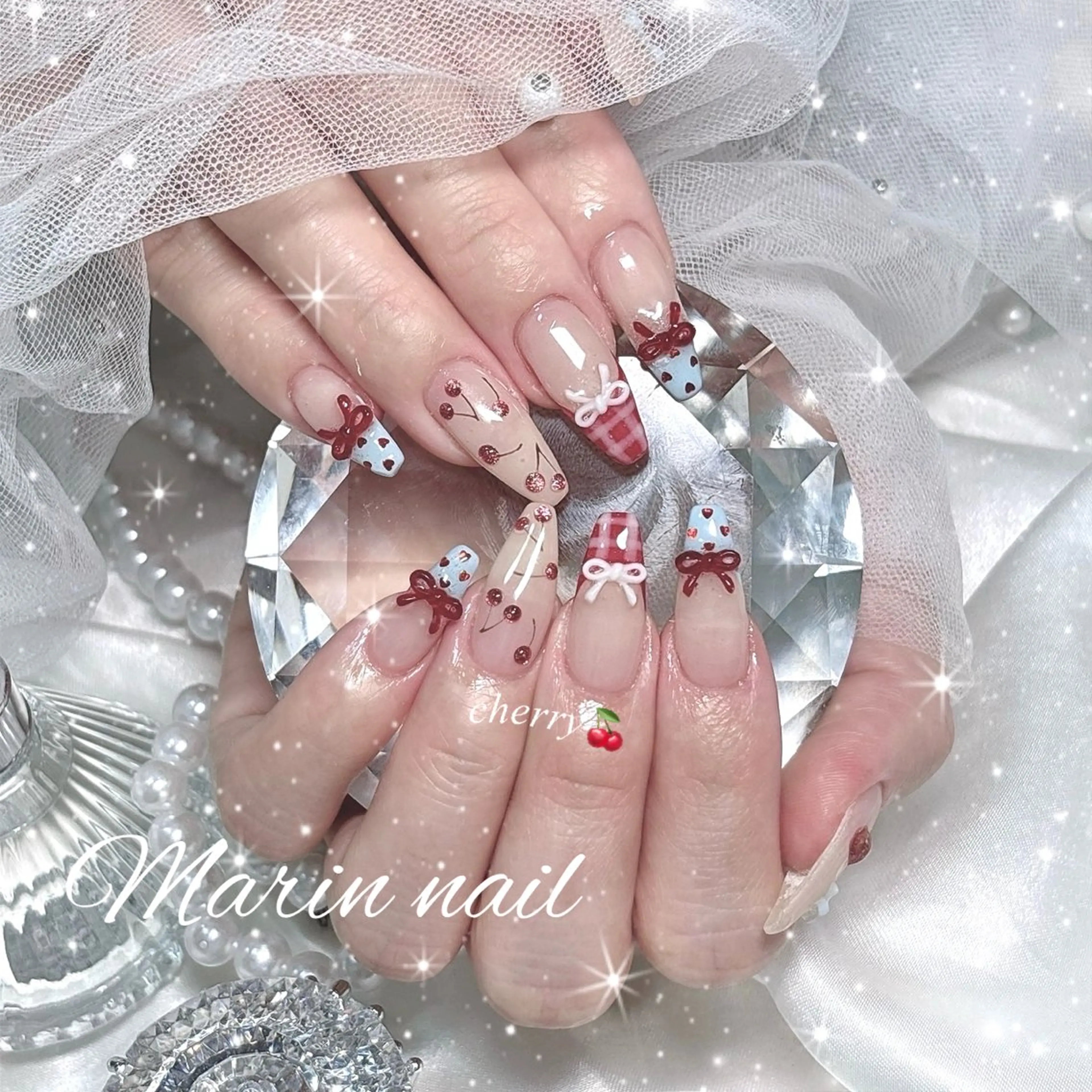 ネイル アートネイル ガーリー 赤色 夏ネイル ハンドネイル Marin nailのネイルデザイン