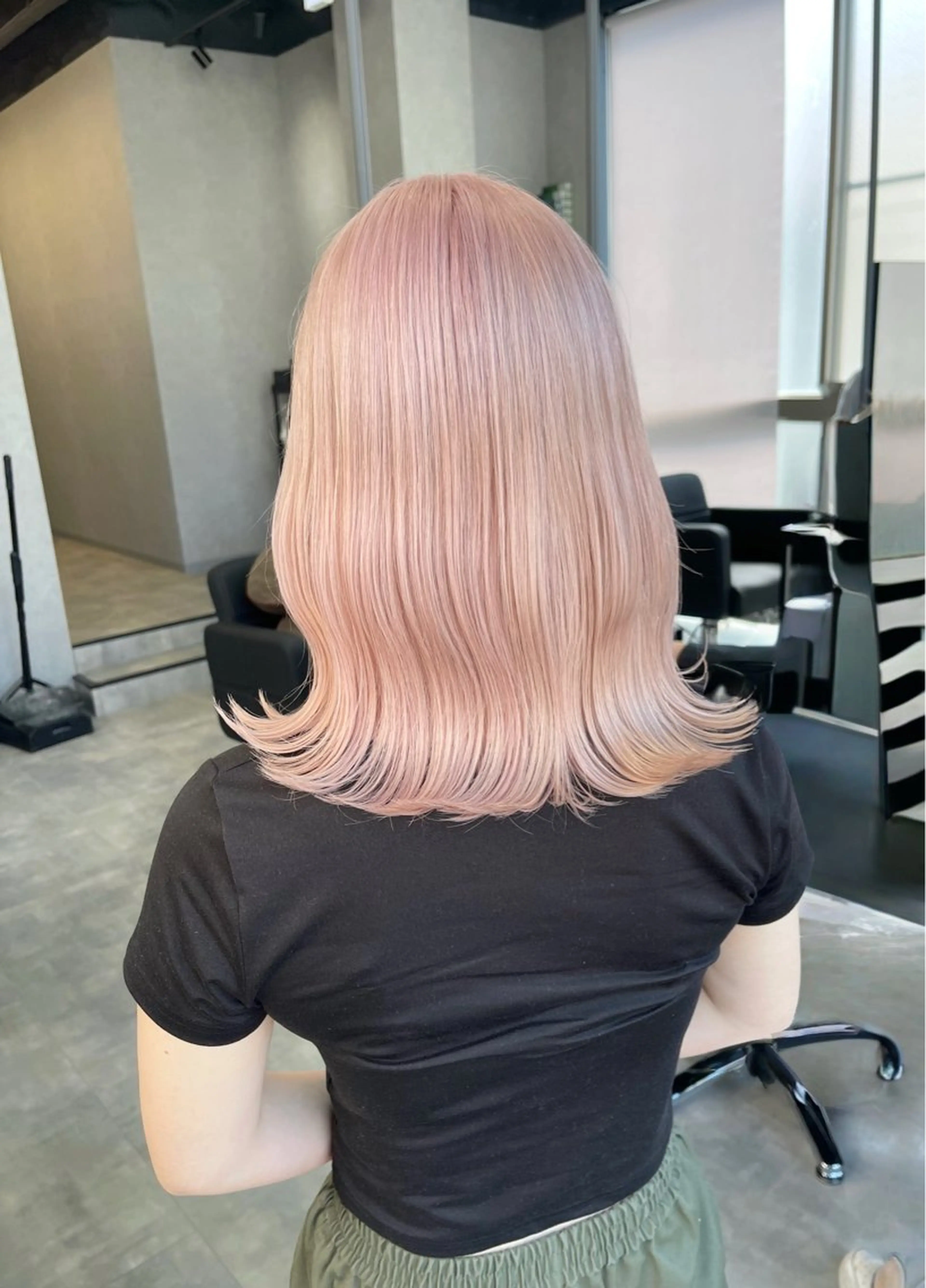 カラー 𝗮𝘆𝘂𝗺𝗶 ハイトーン🎀のヘアスタイル