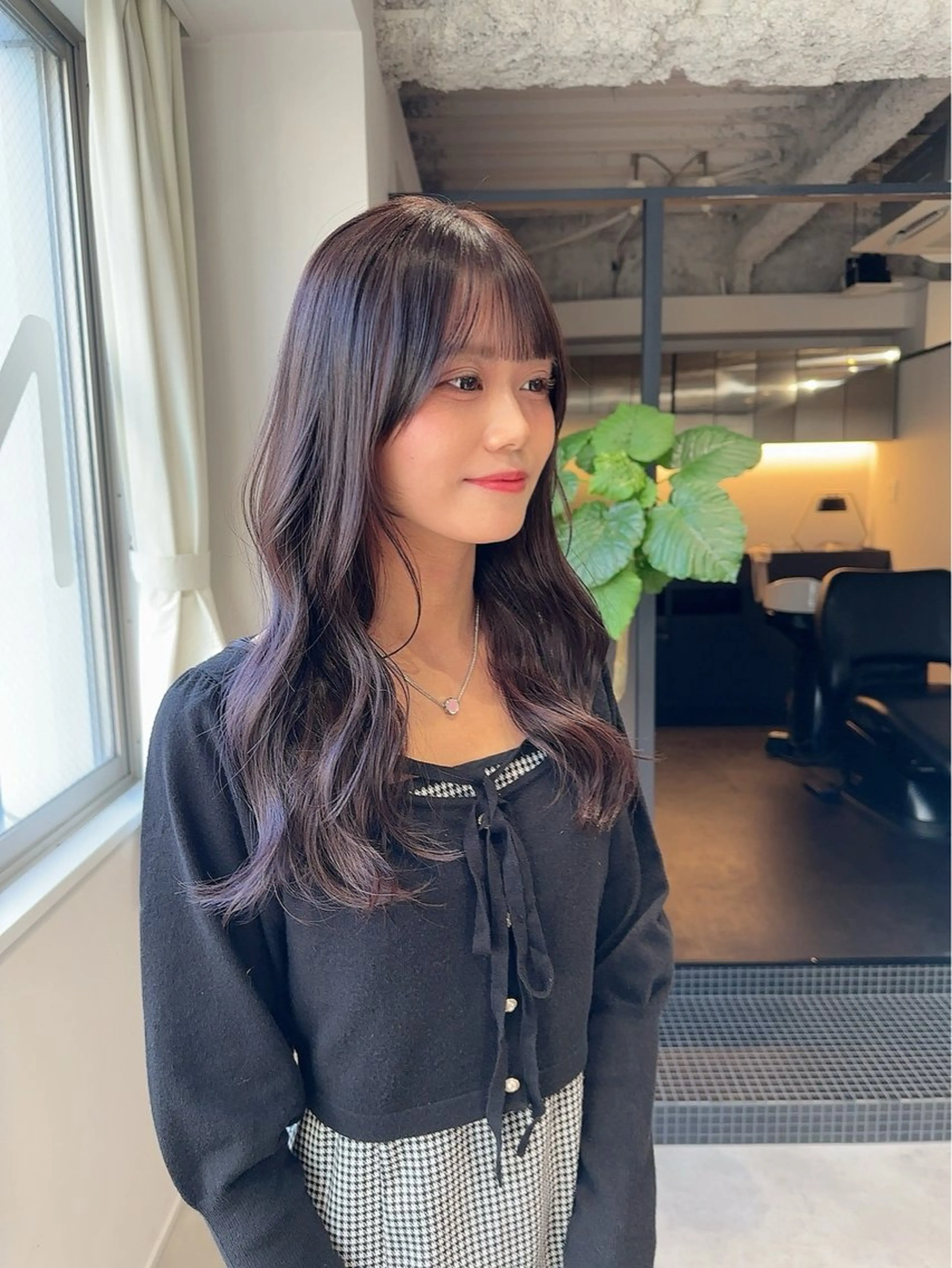 カラー グレージュ ラベンダーカラー ラベンダーグレージュ ラベンダーグレー ヘアカラー トリートメント 山下恋佳/矢場町/ ブリーチ/ショートのヘアスタイル