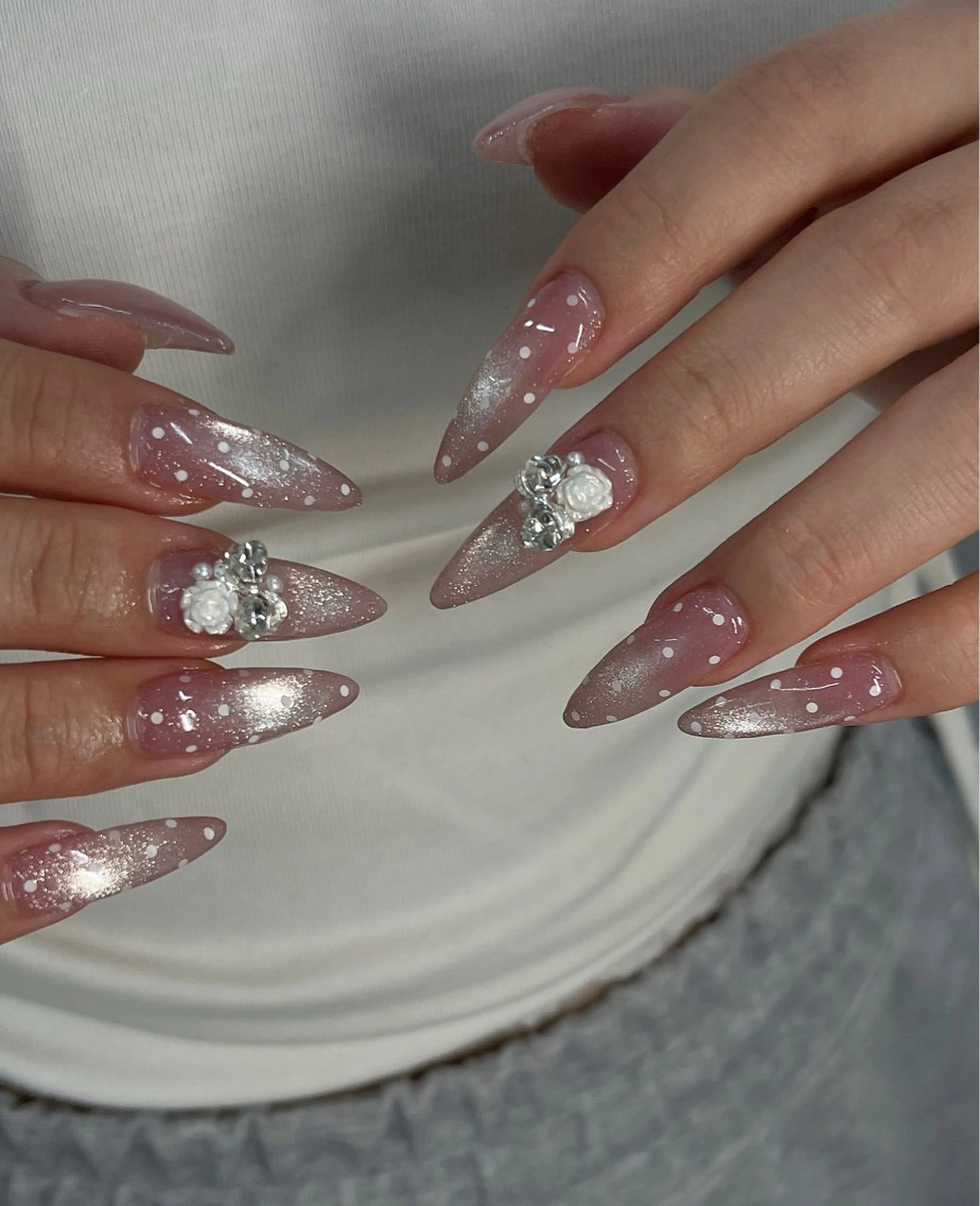 ネイル ドット マグネットネイル ハンドネイル schon 🎀saraのネイルデザイン