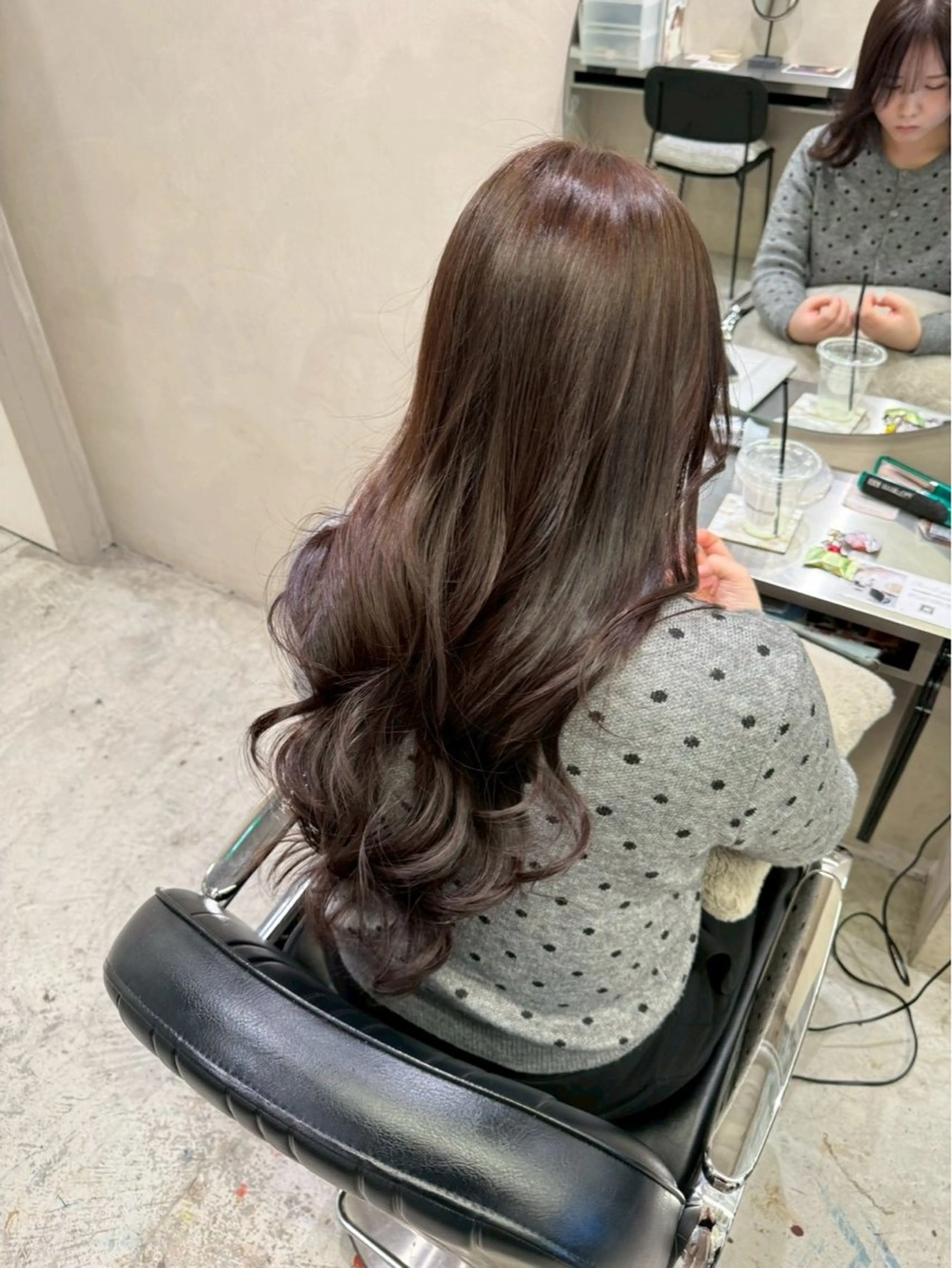 カラー 東郷 愛々のヘアスタイル