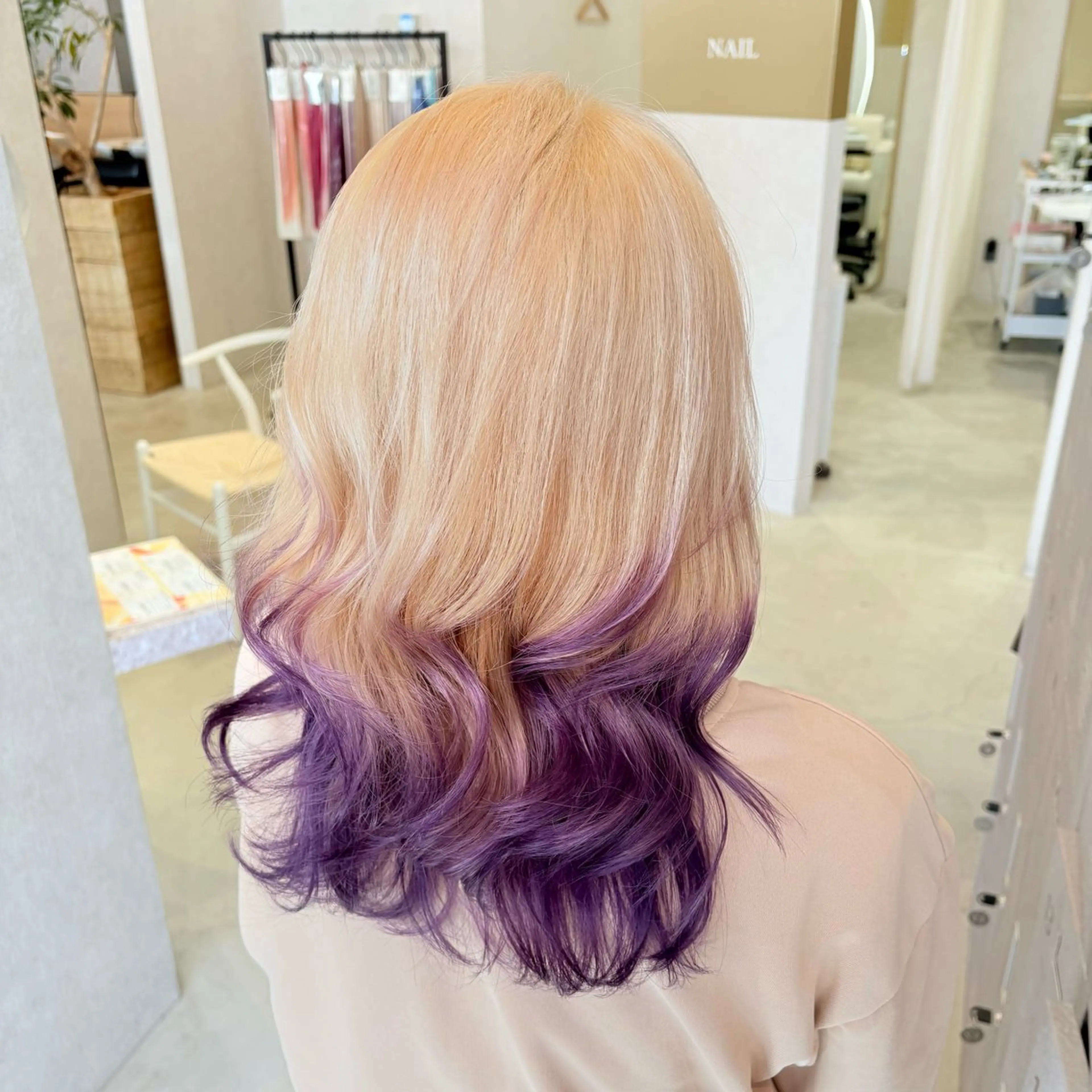 ミディアム カラー 小澤 璃奈のヘアスタイル