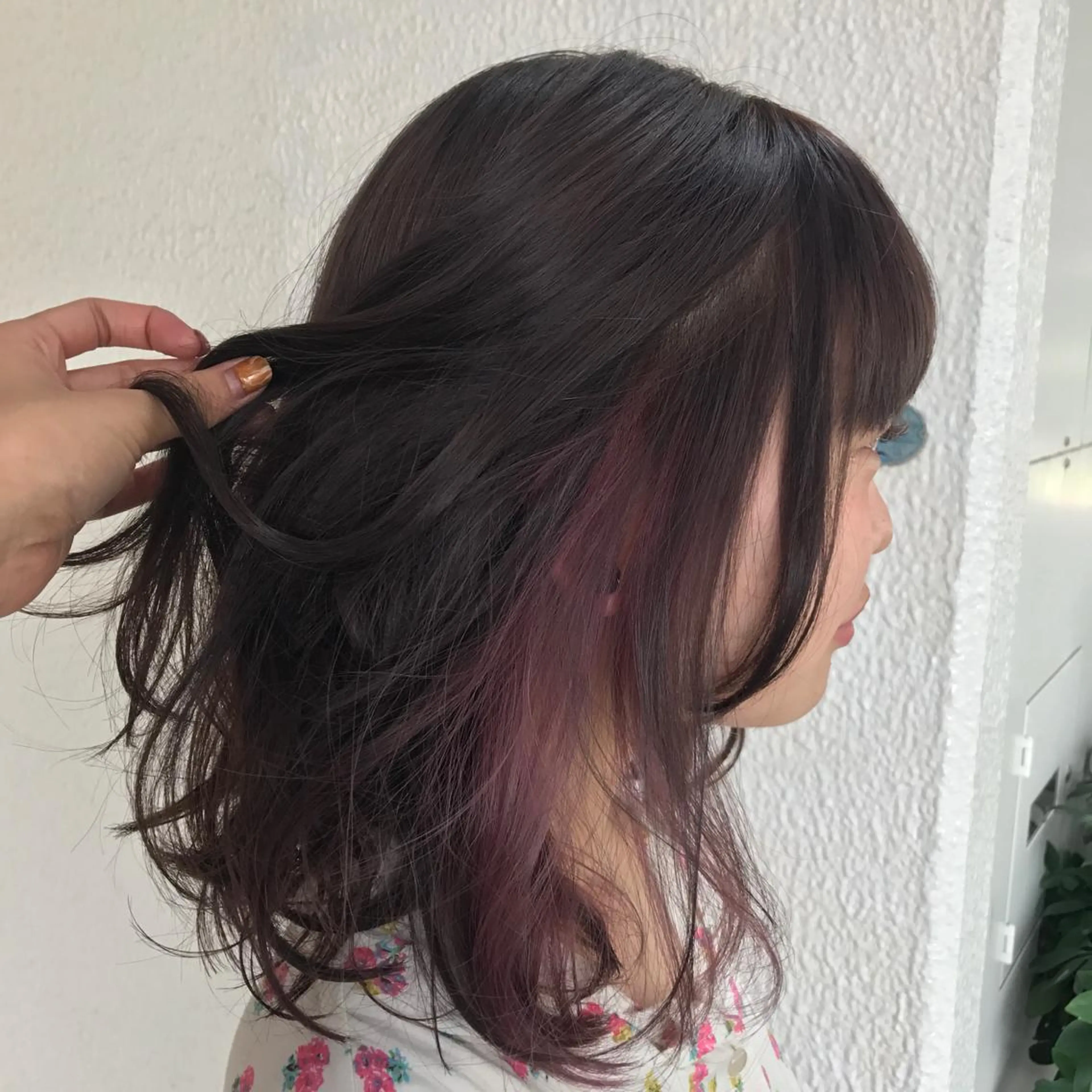 カラー ブリーチ インナーカラー ピンクカラー RERAIL所属・山本 舞のヘアスタイル