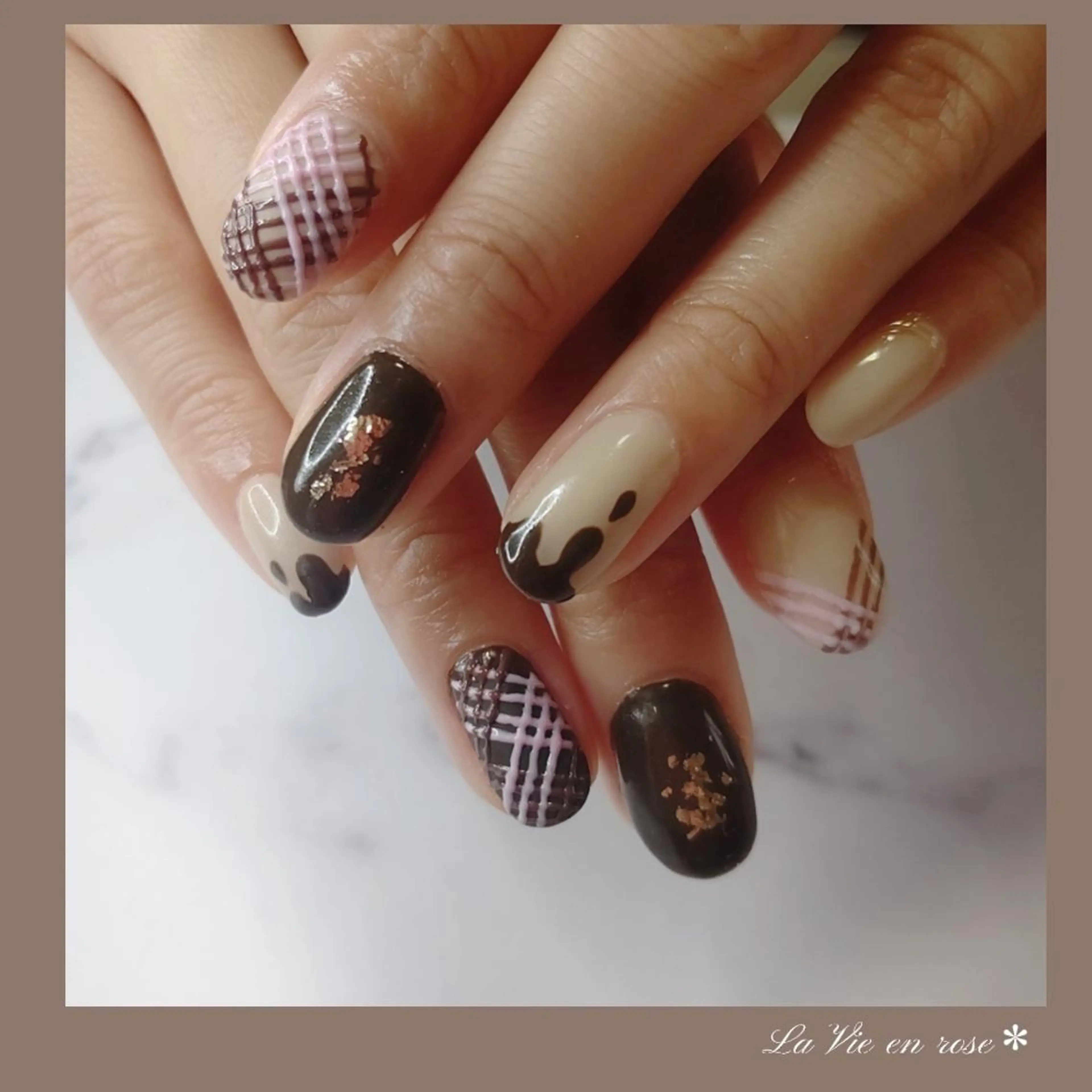 ネイル ラヴィアン ローズのネイルデザイン
