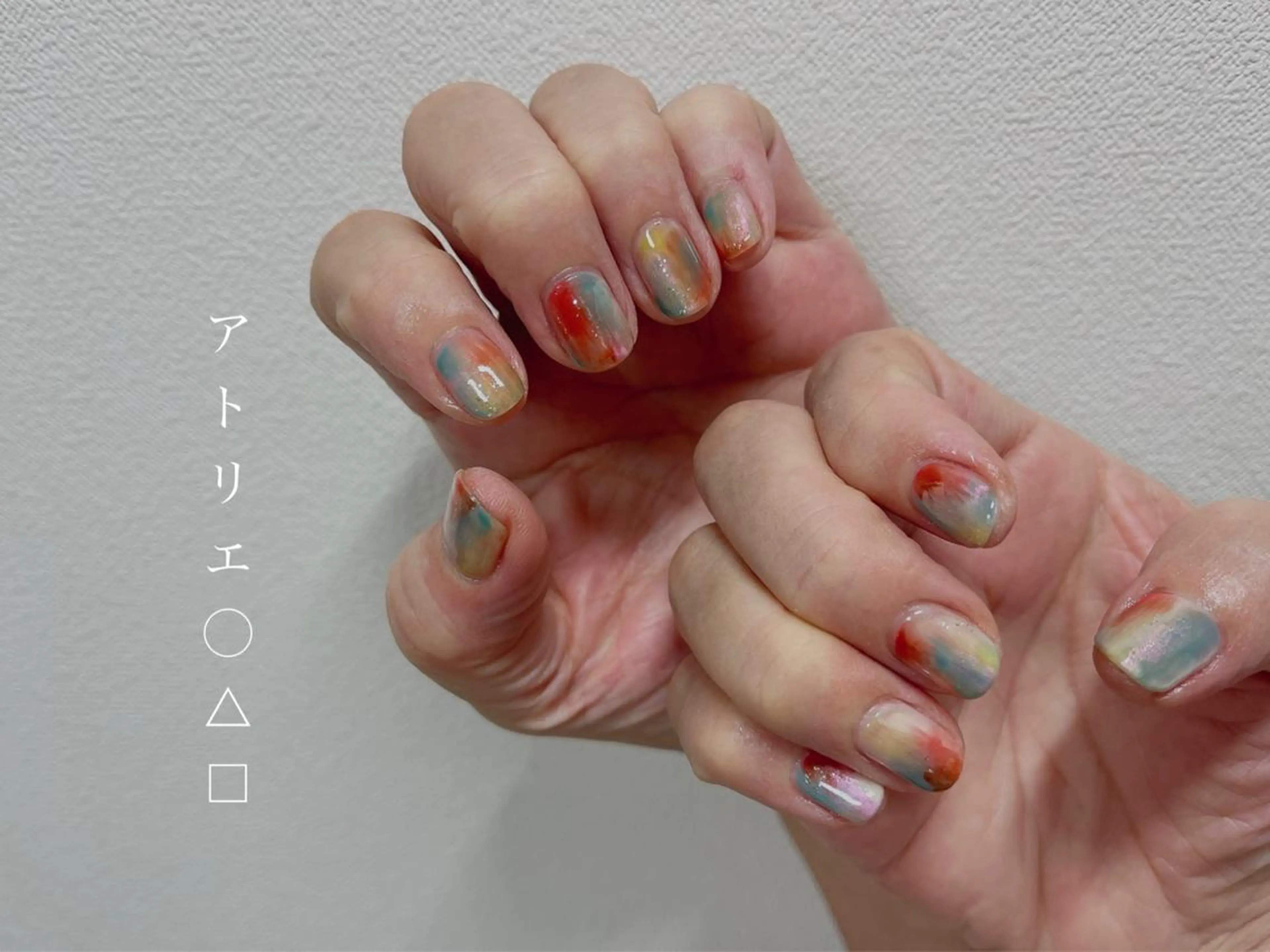 ネイル オーロラネイル ハンドネイル アトリエ ○△□のネイルデザイン