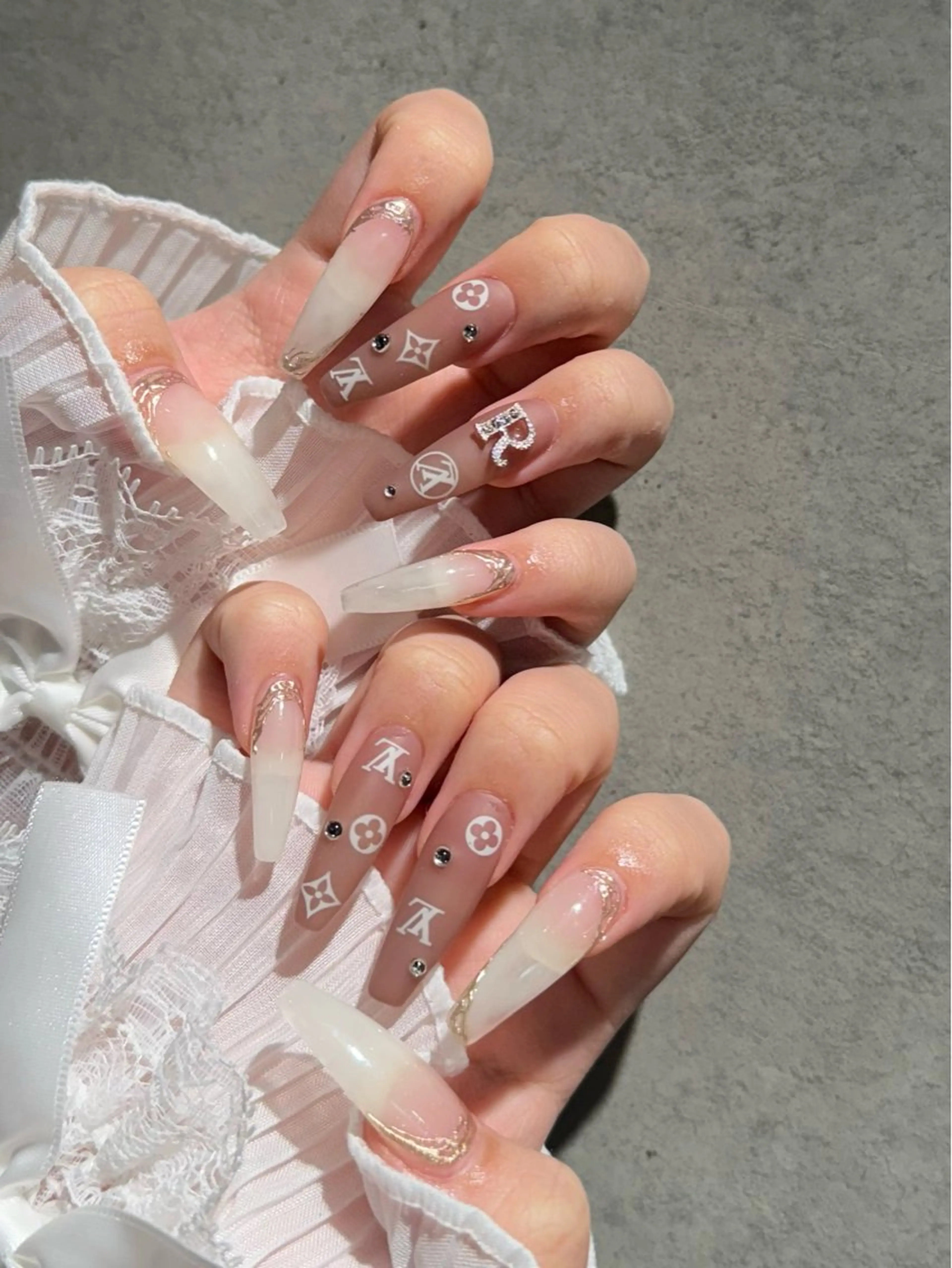 ネイル I-nailロング /ワンホン/キラキラのネイルデザイン