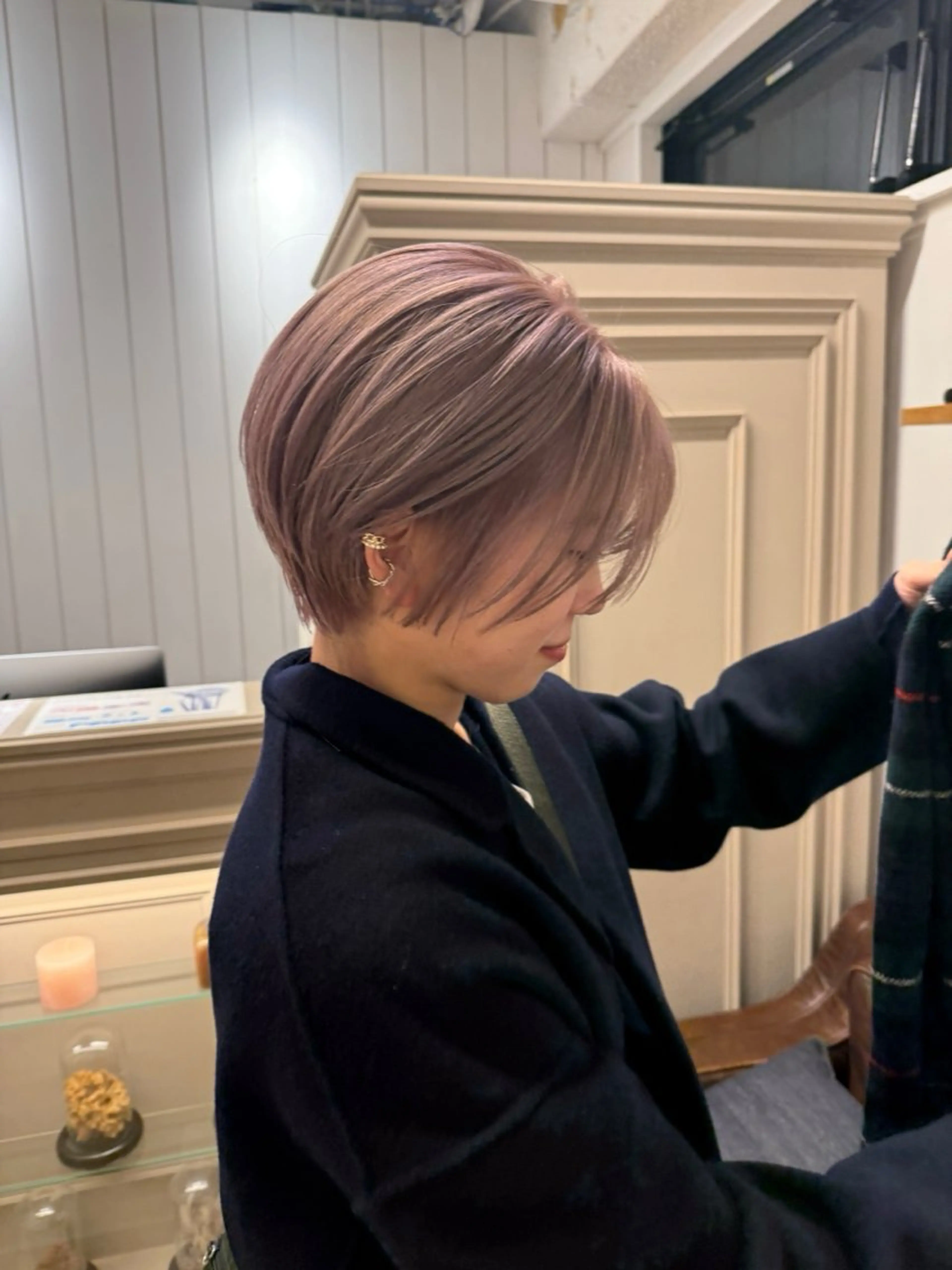 ショート カラー ミルクティー× グレージュMOMOのヘアスタイル