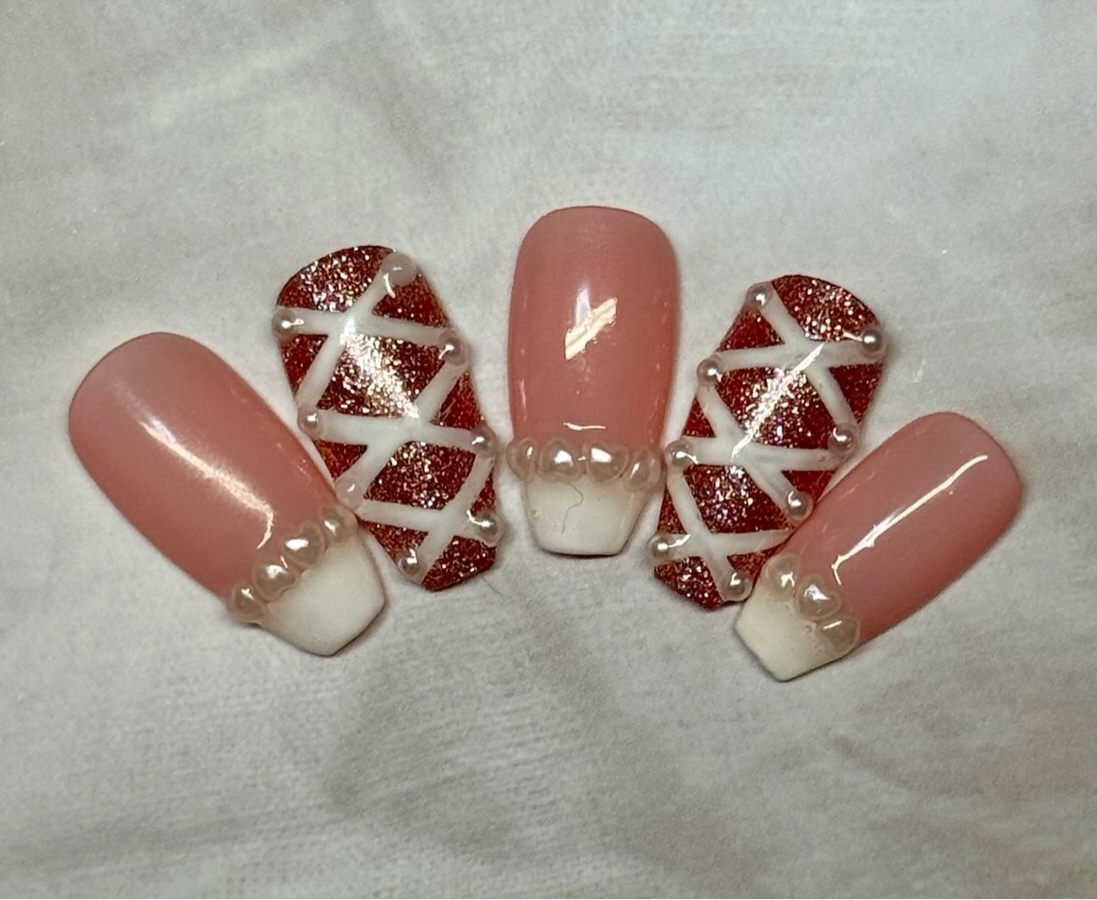 ネイル アートネイル チークネイル フレンチネイル キラキラネイル ラメ(グリッター) M.N_ nailのネイルデザイン