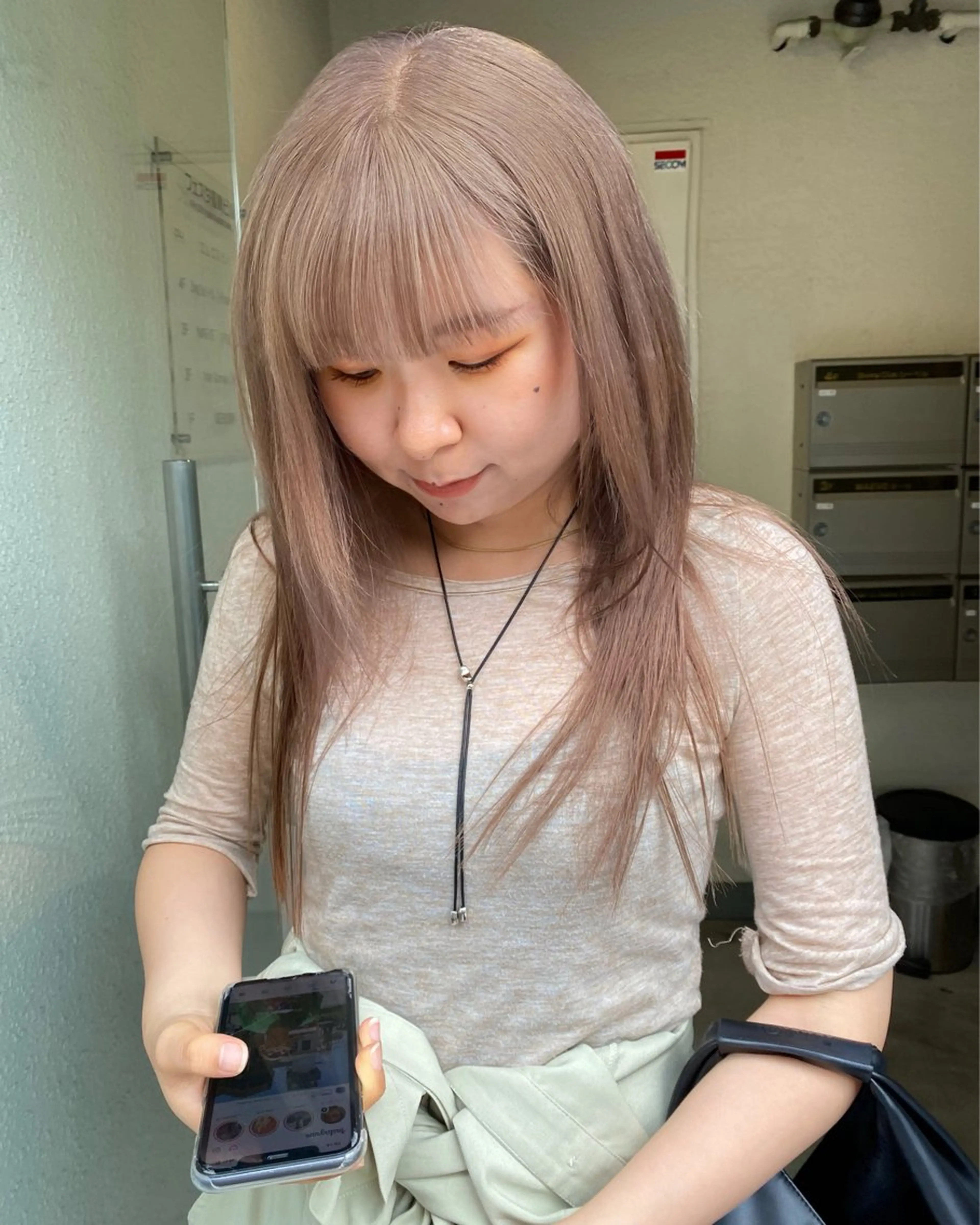 セミロング 薄暮 マツイ　レンのヘアスタイル