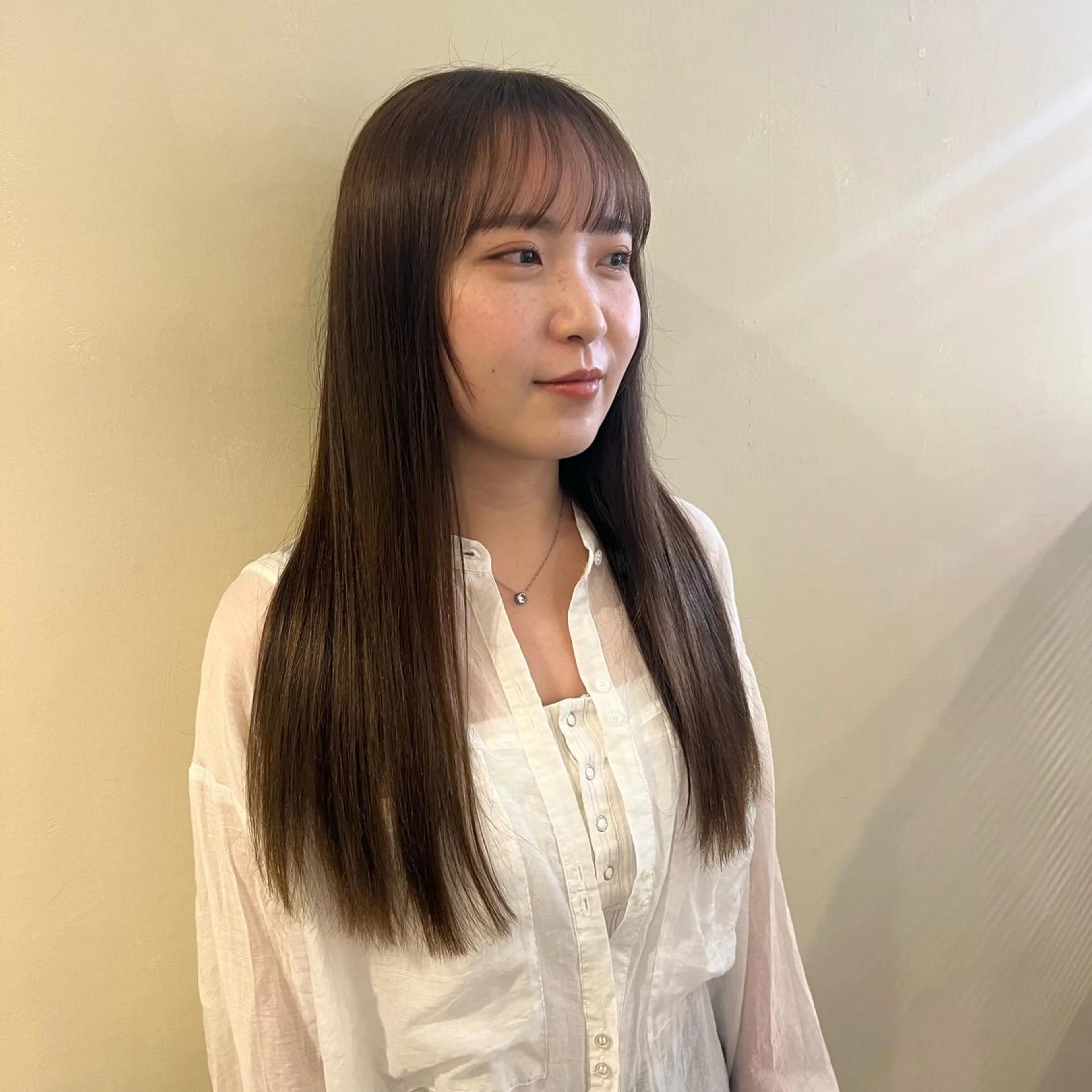 ロング カラー ベージュカラー カット ヘアカラー 石野 友唯のヘアスタイル