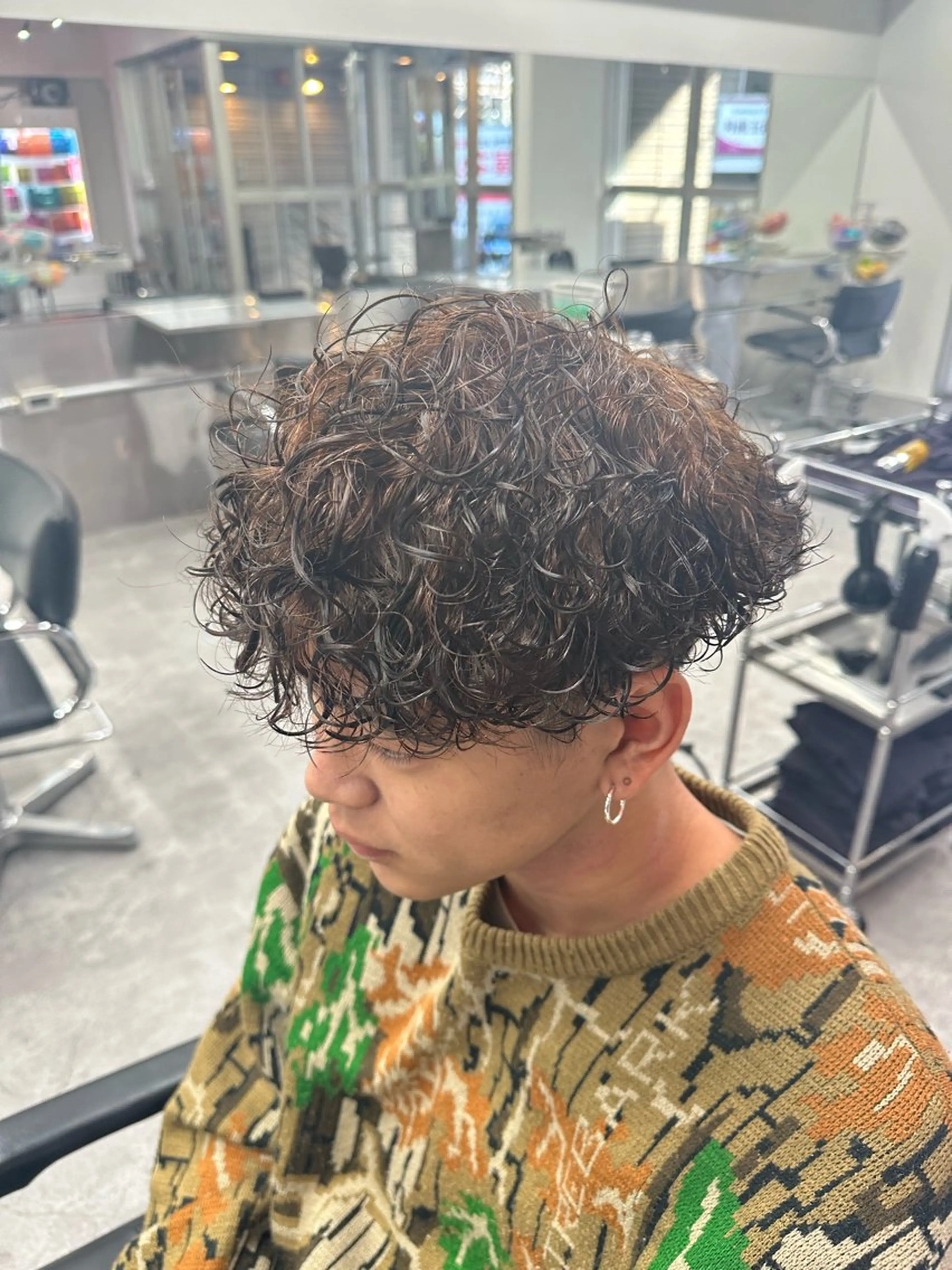 ⠀⚡️メンズカット➕パーマ➕カラー⚡️ #プードルパーマ#ツイストスパイラル#波巻きパーマ#メンズ#メンズパーマの写真