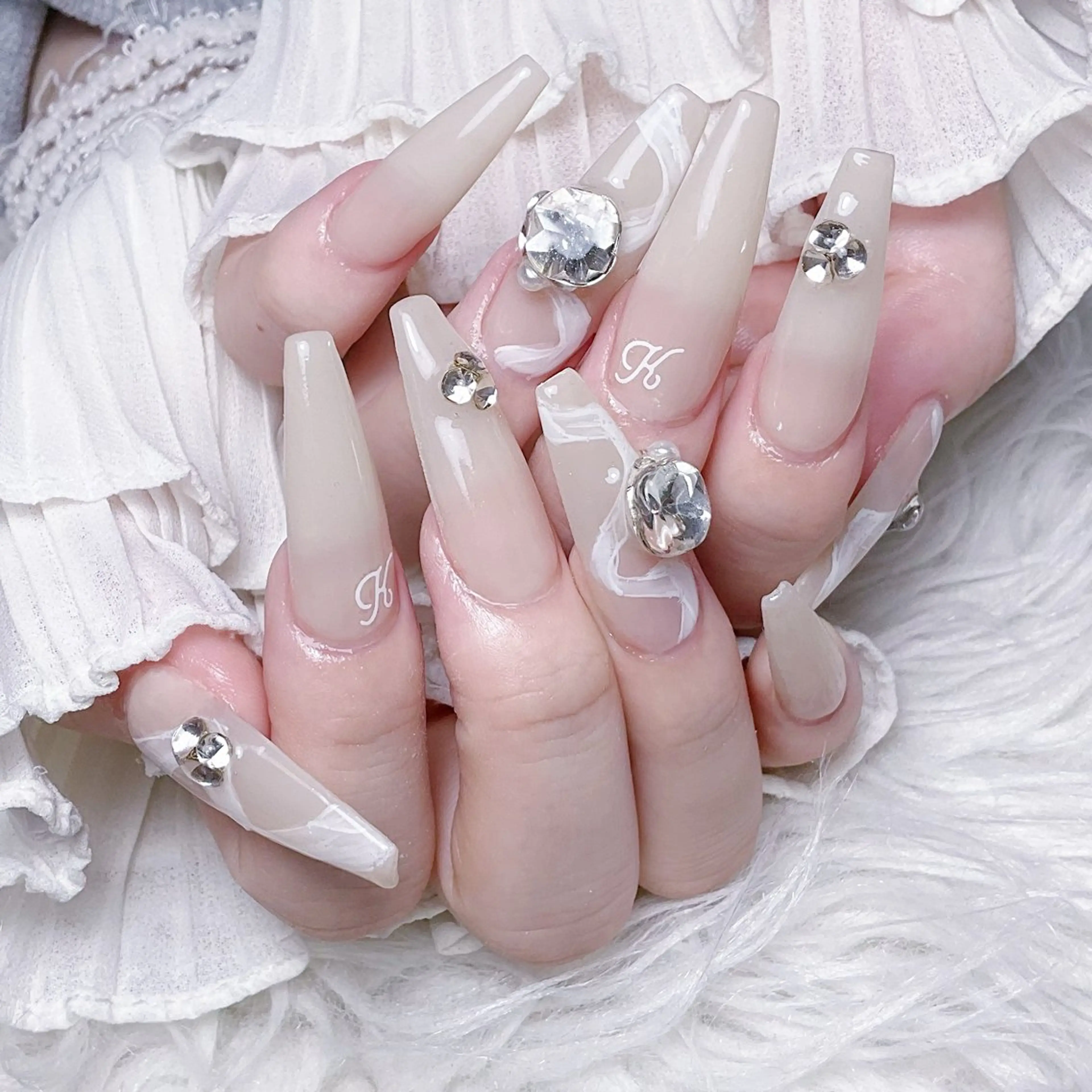 ネイル ハンドネイル 🍭Yun nail hyejin🌸のネイルデザイン