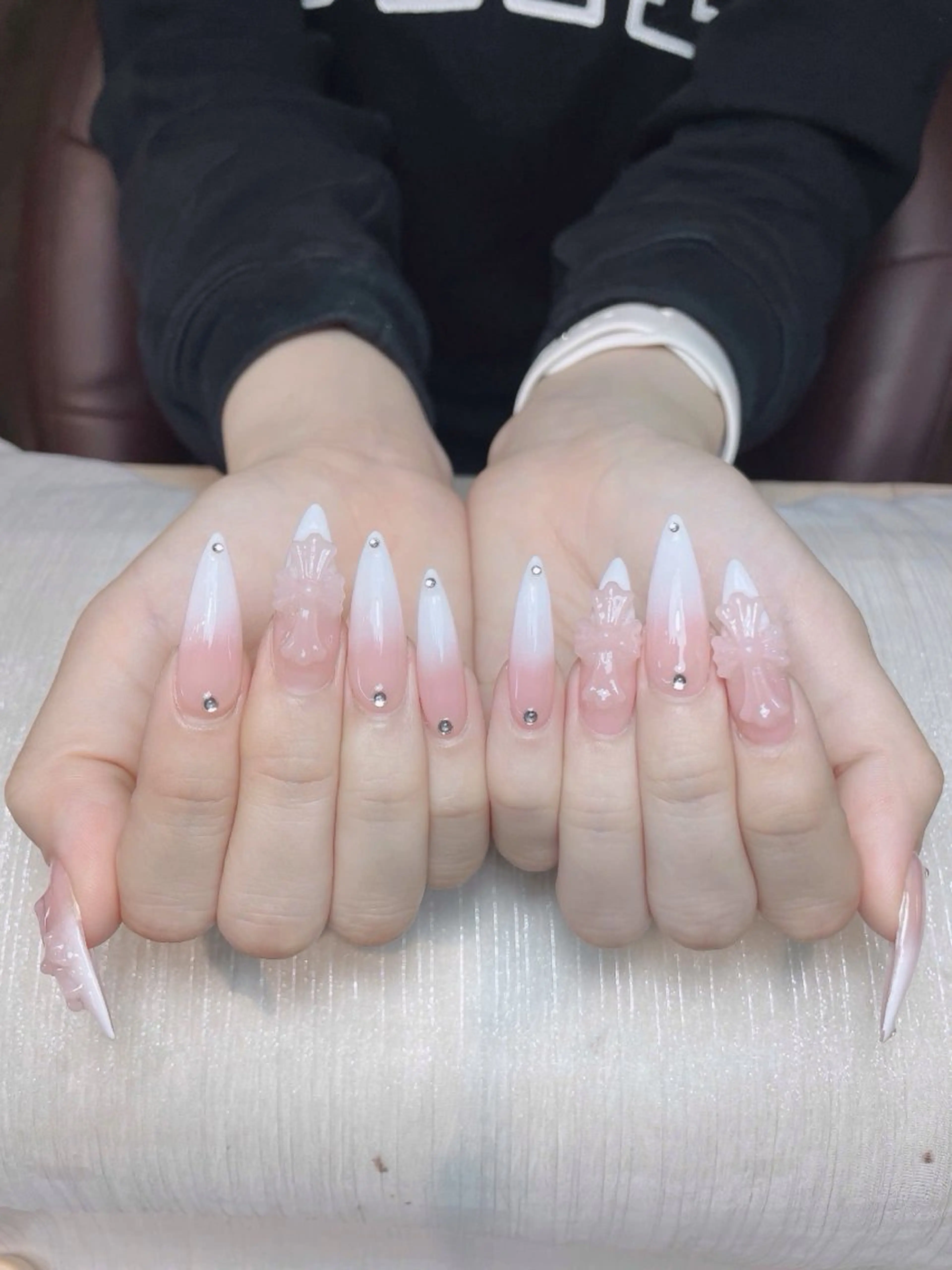 ネイル オーロラネイル ブラウン 氷ネイル・うるうるネイル キラキラネイル 韓国ネイル ハンドネイル Sora  Nail 長さ出し専門店のネイルデザイン