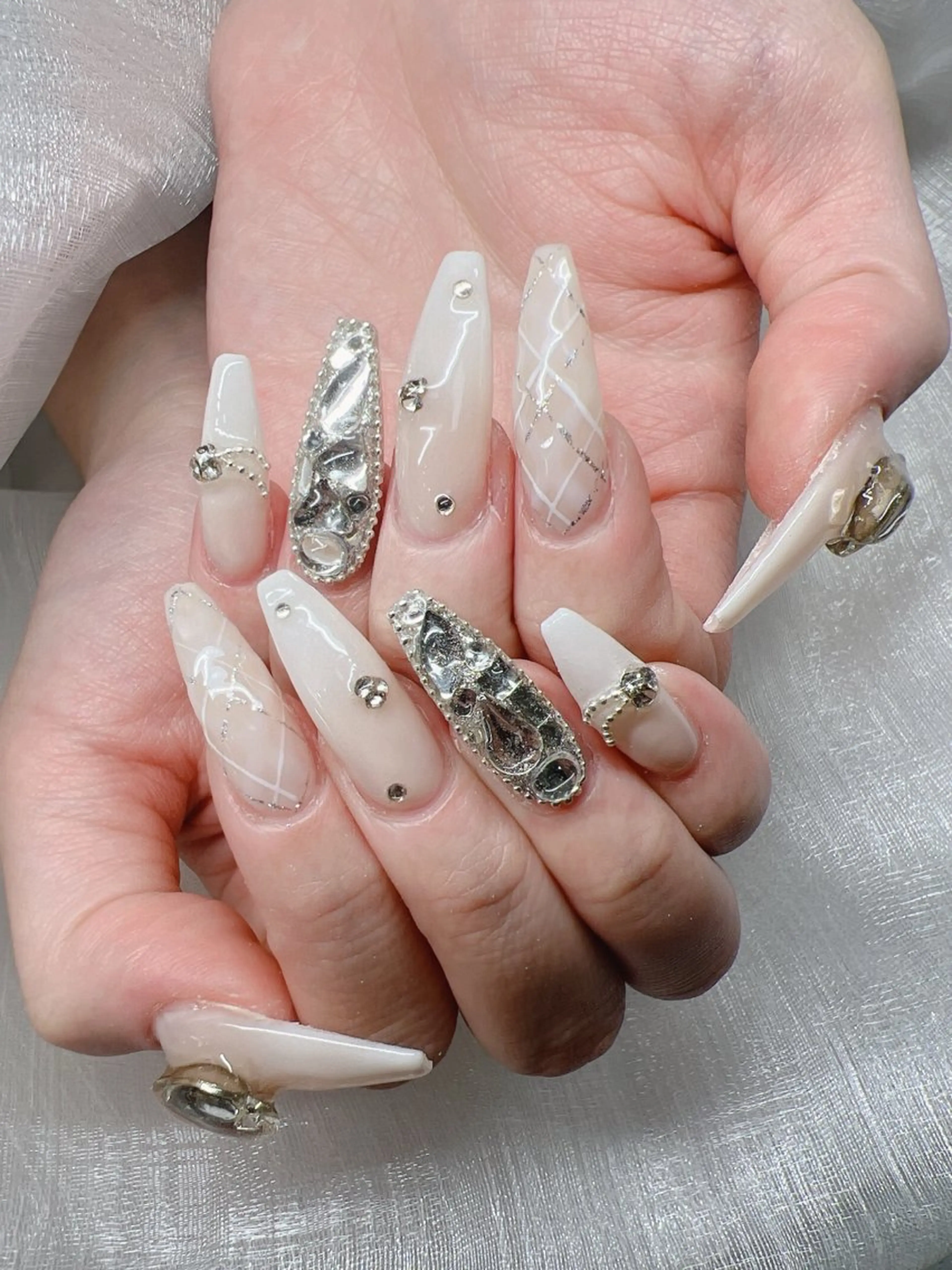 ネイル 長さ出し グラデーション 卒業式 キラキラネイル マグネットネイル ハンドネイル Lee Nails チップ長さだし専門店のネイルデザイン