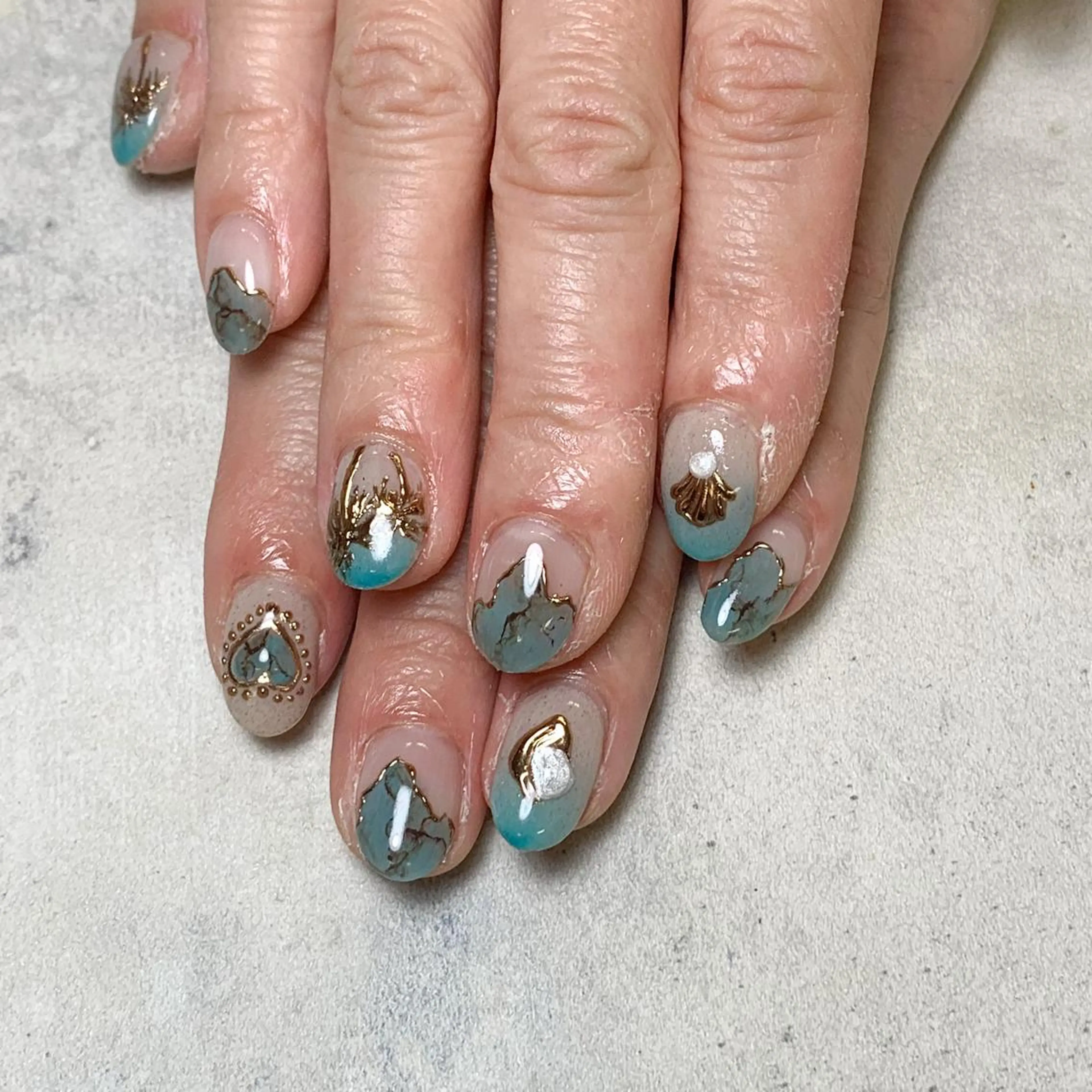 ネイル ハンドネイル FIORITURA aiのネイルデザイン