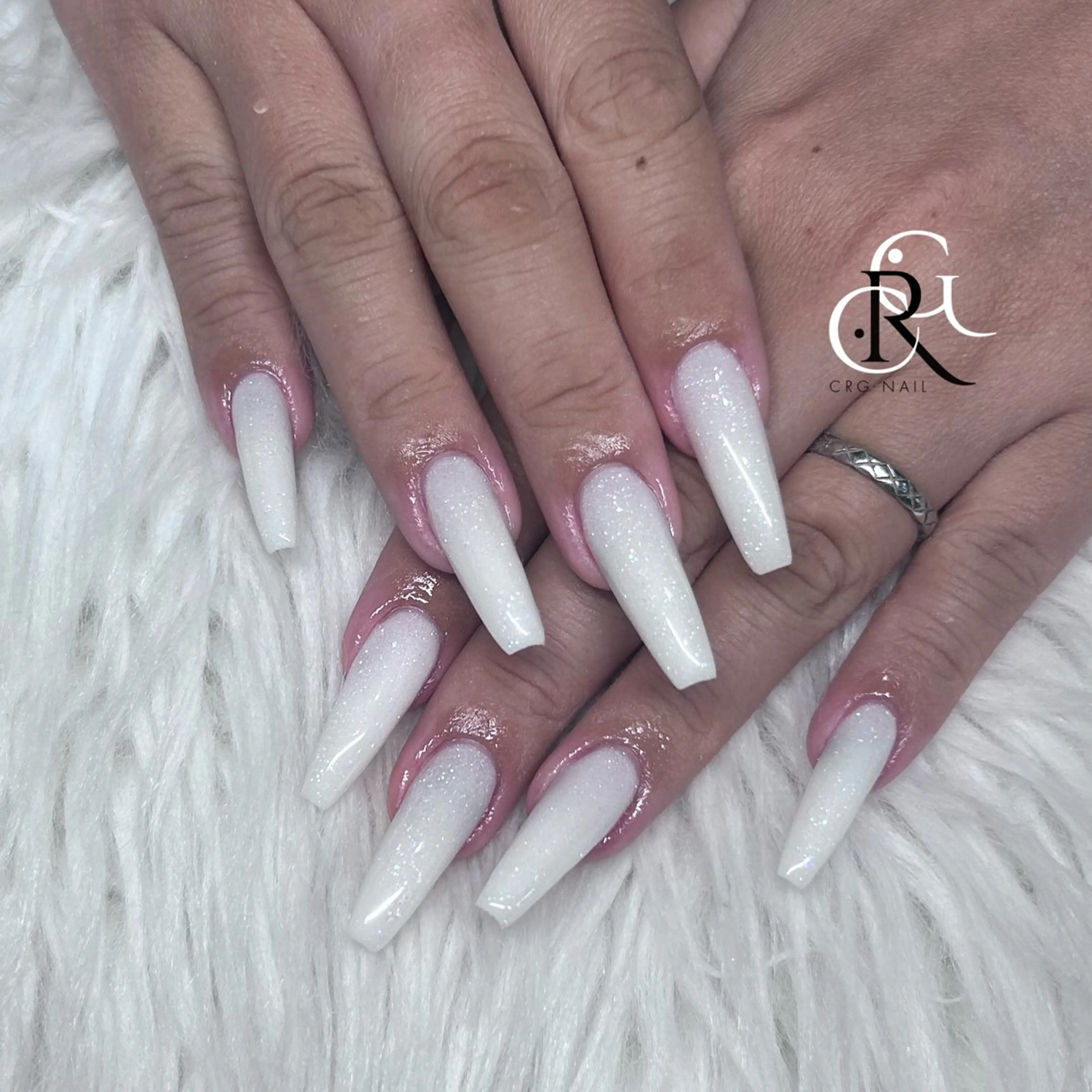 ロング ハンドネイル CRGNAIL EMIRIのネイルデザイン