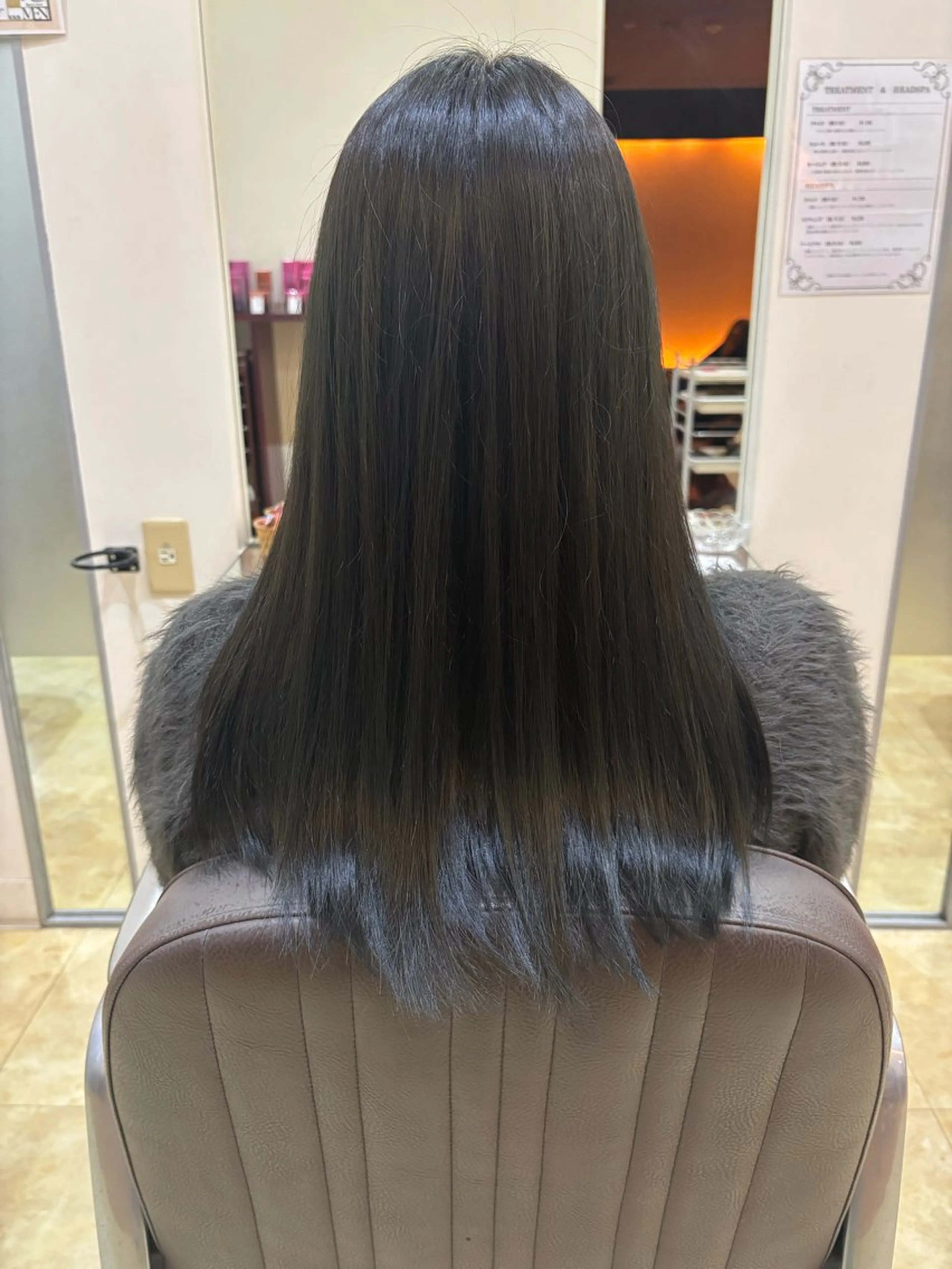 ロング カラー カット ヘアカラー 亀山 来未のヘアスタイル