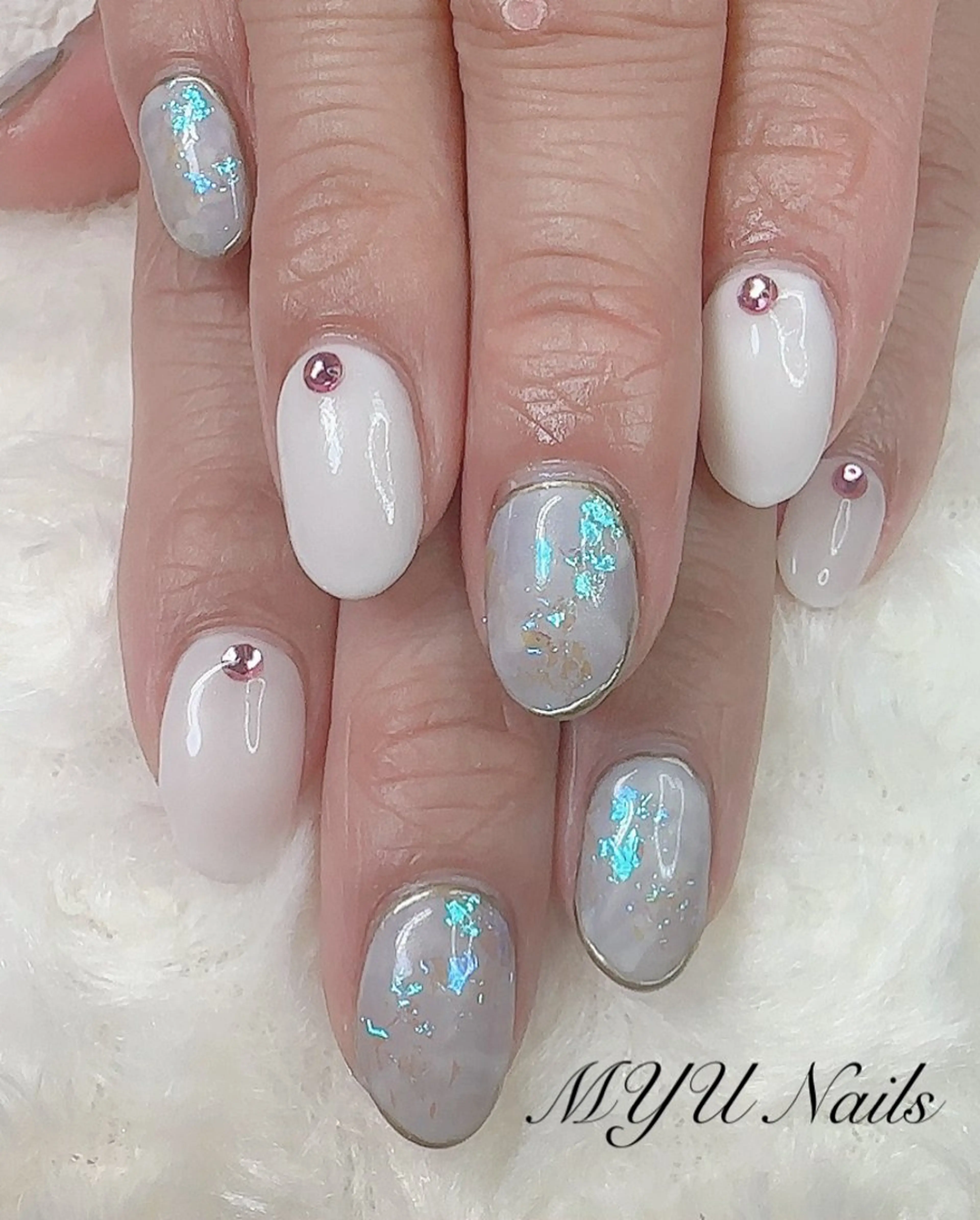 ネイル ニュアンスネイル ワンカラーネイル ハンドネイル ニュアンスネイル🌈 MYU Nailsのネイルデザイン