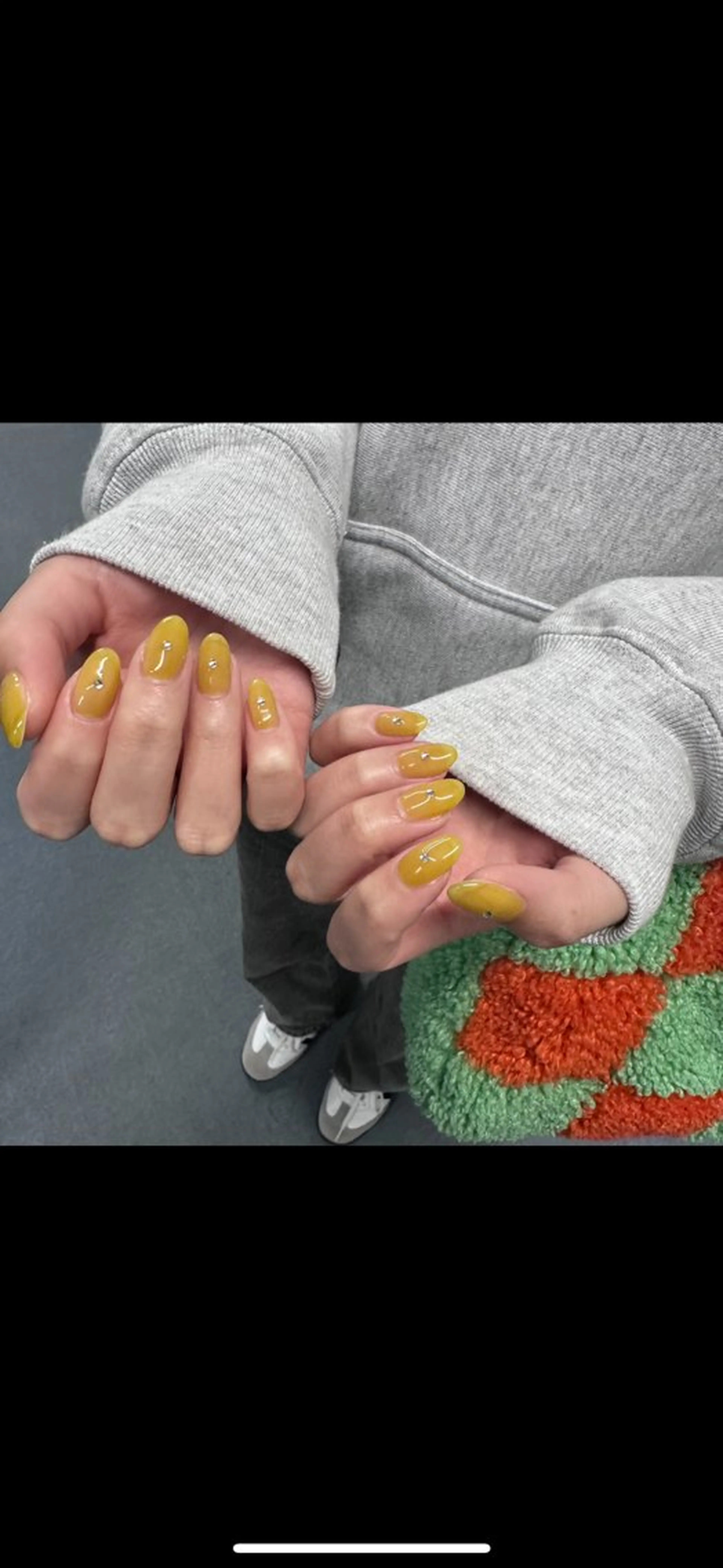 ネイル ストーンネイル ハンドネイル 𝗺𝗮𝗸𝗶 .のネイルデザイン