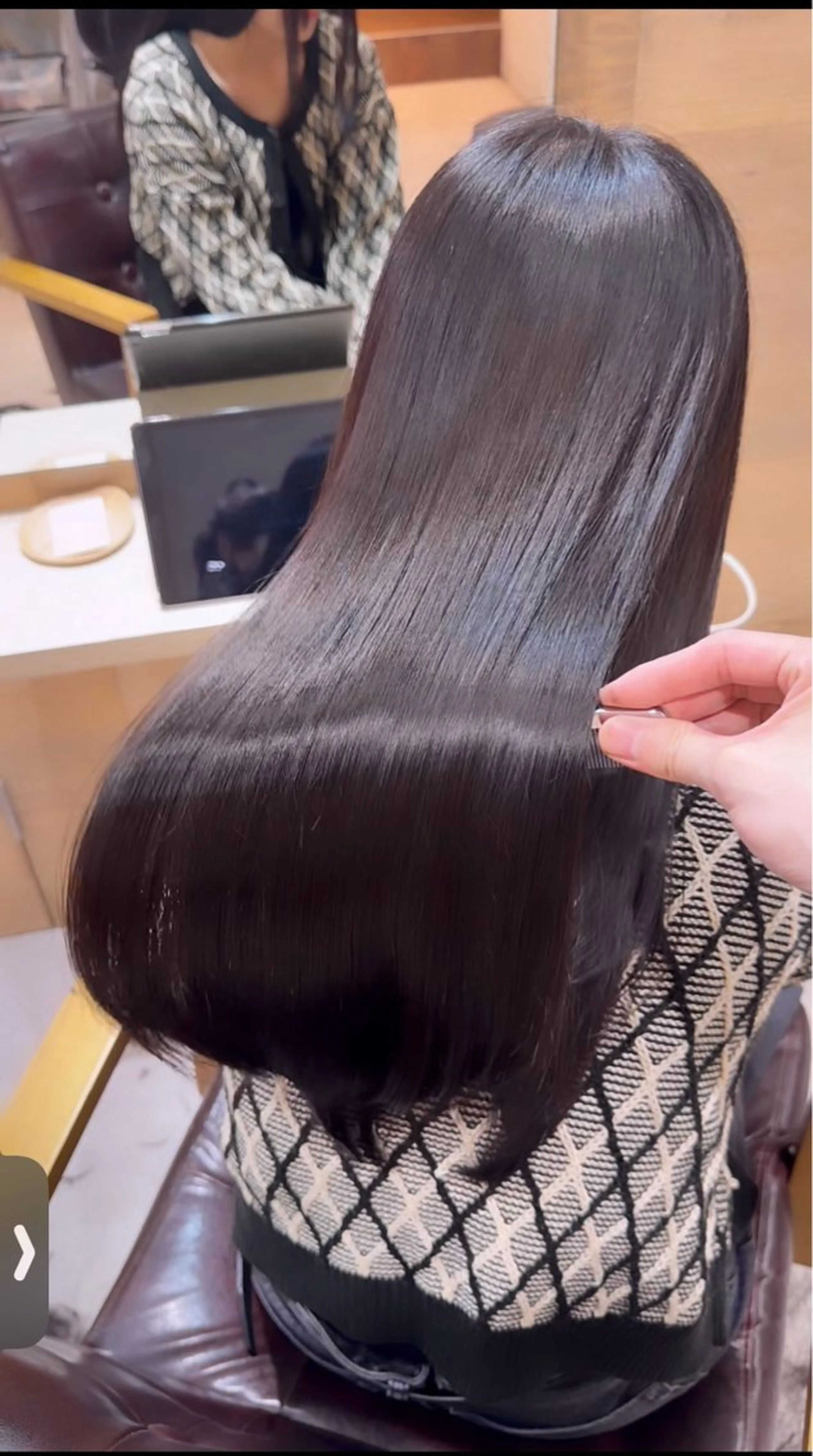 セミロング カット ヘアカラー 縮毛矯正 トリートメント クワハタ ショウタのヘアスタイル