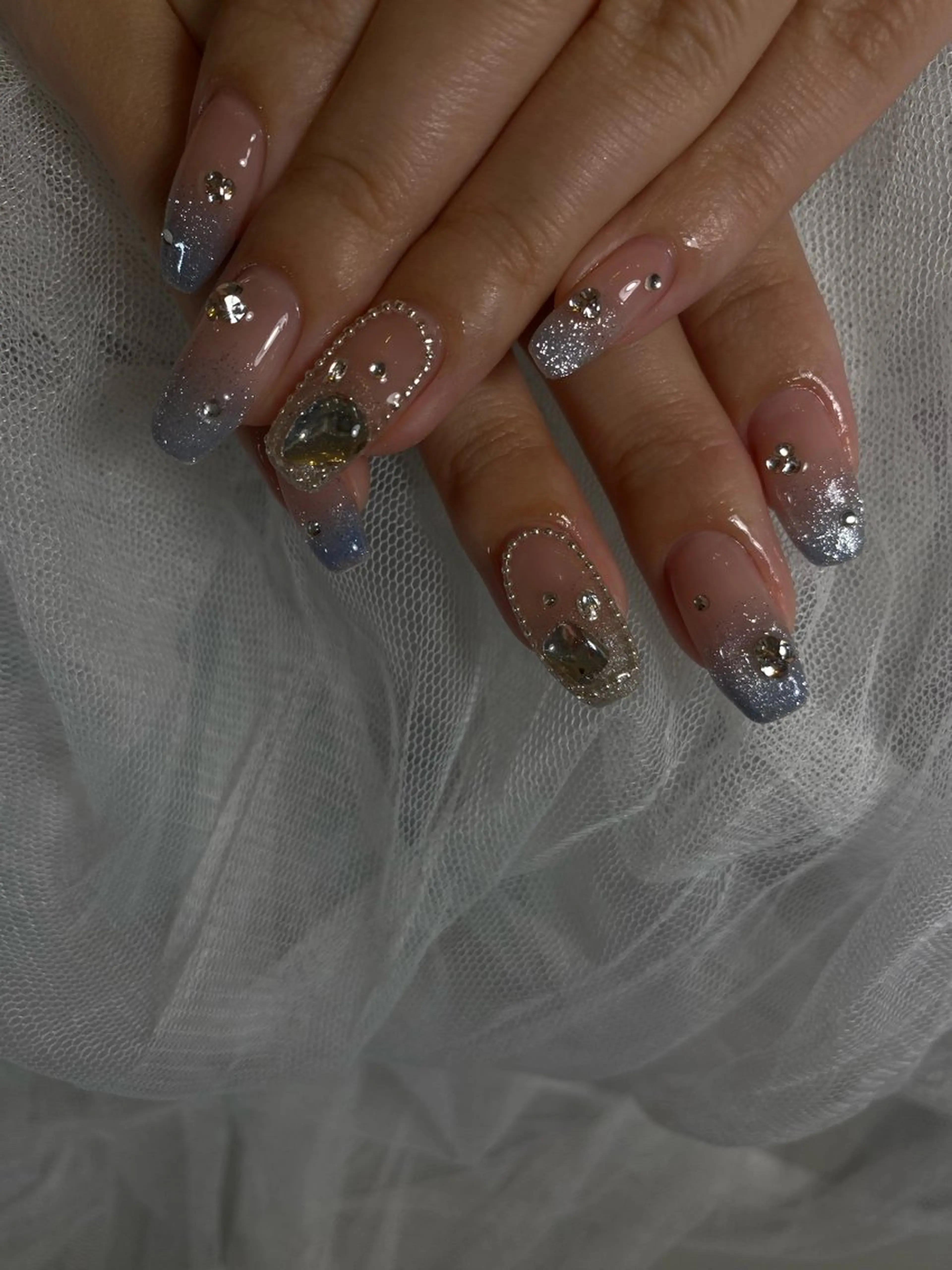 ネイル ハンドネイル Ｌｉｔ .のネイルデザイン