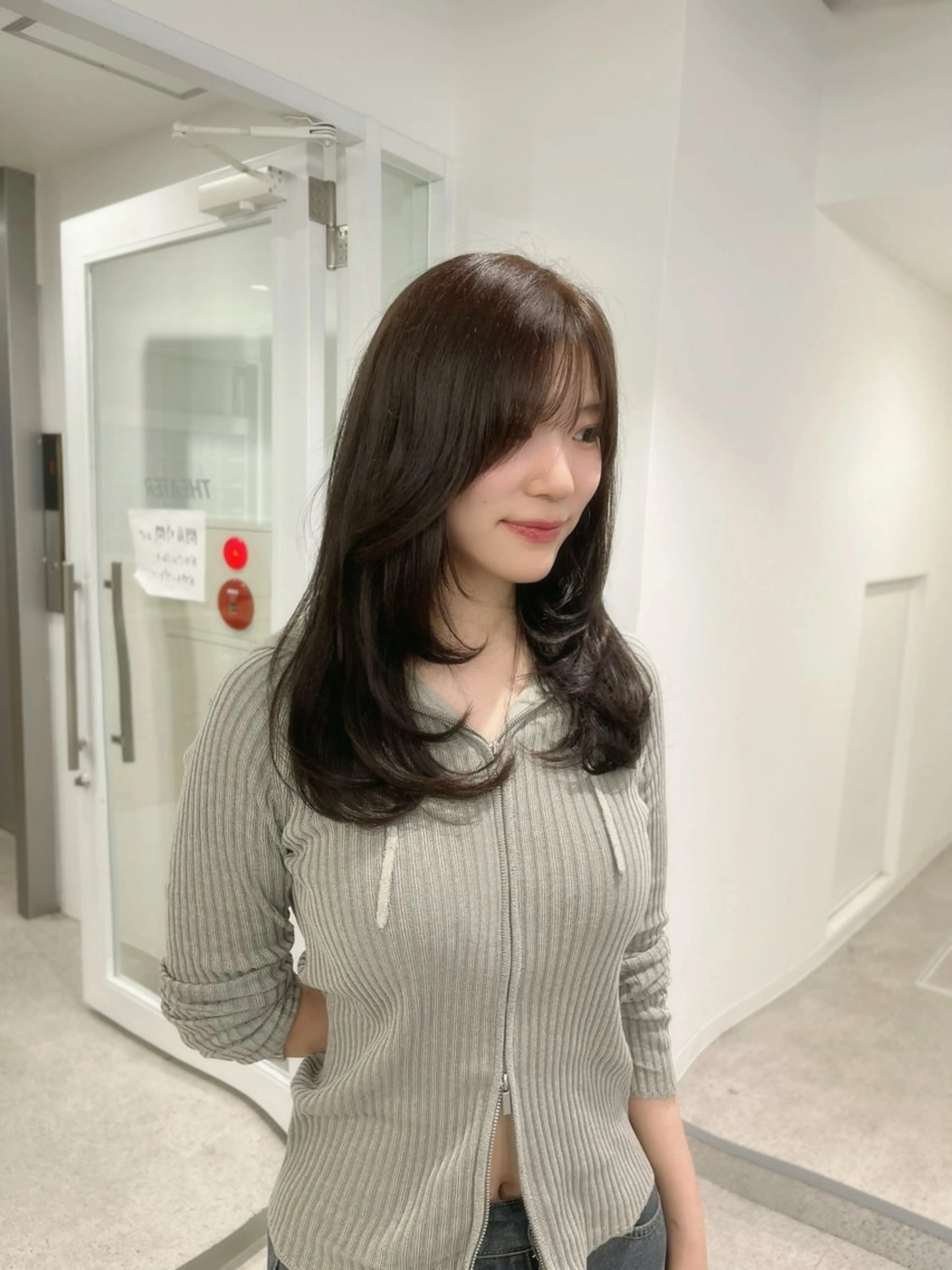 ミディアム カラー グレージュ レイヤーカット パーマ/縮毛矯正 /かわいい/せき🫧のヘアスタイル